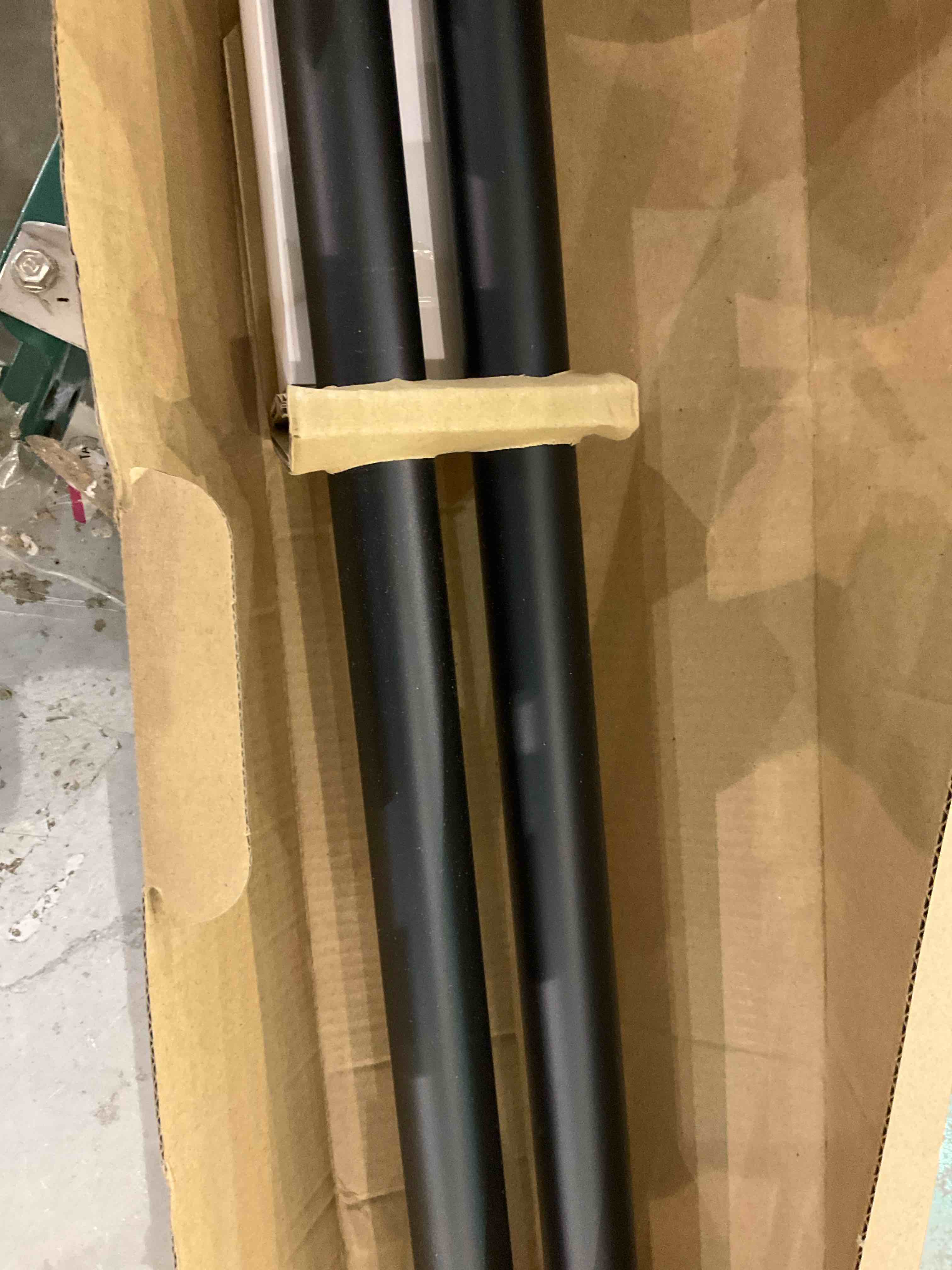 https://s3.amazonaws.com/lotting-images-prod/BargainHunt/EXS00384101_1716549784785.jpeg