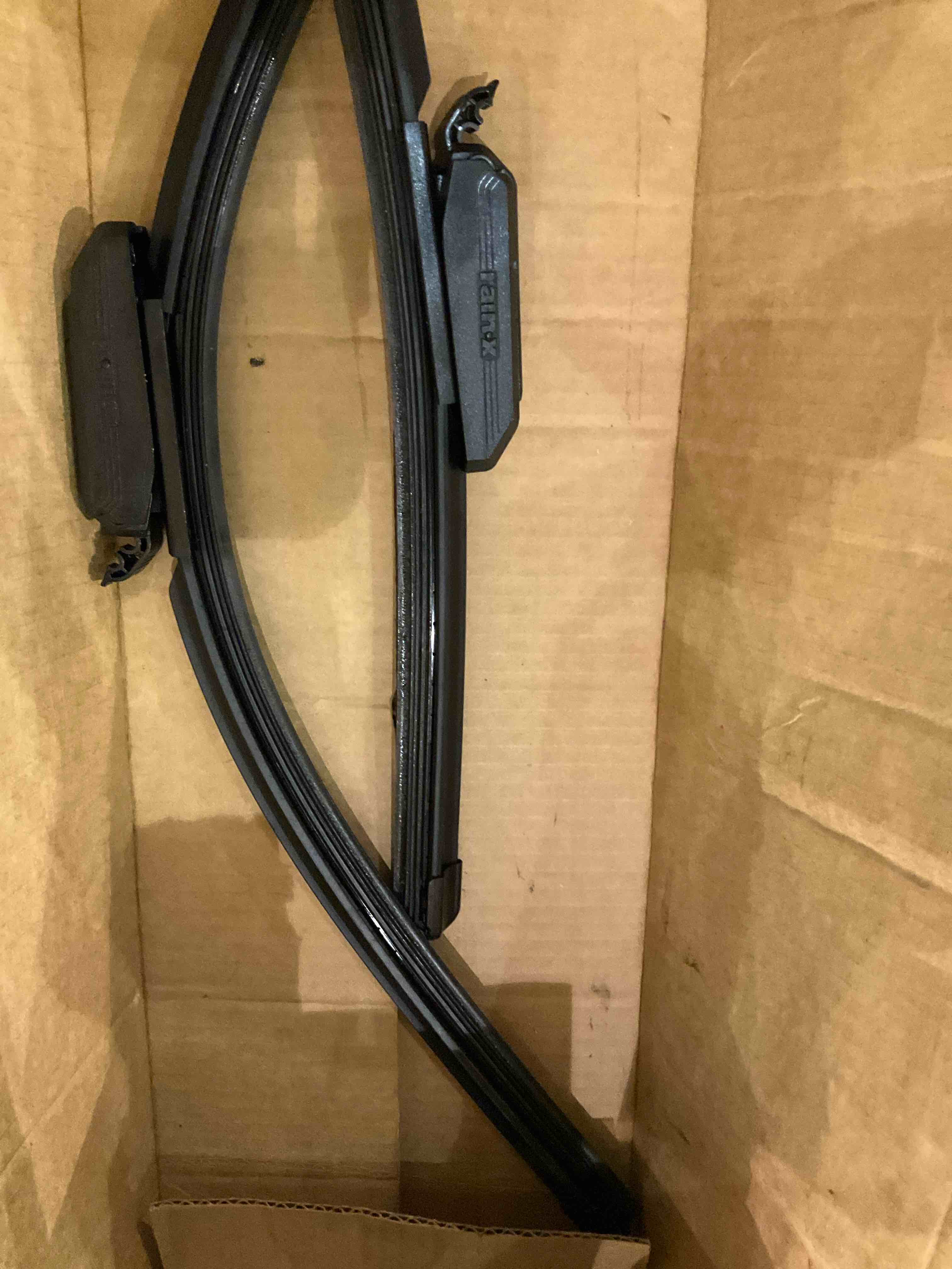https://s3.amazonaws.com/lotting-images-prod/BargainHunt/EXS00384106_1716550756035.jpeg