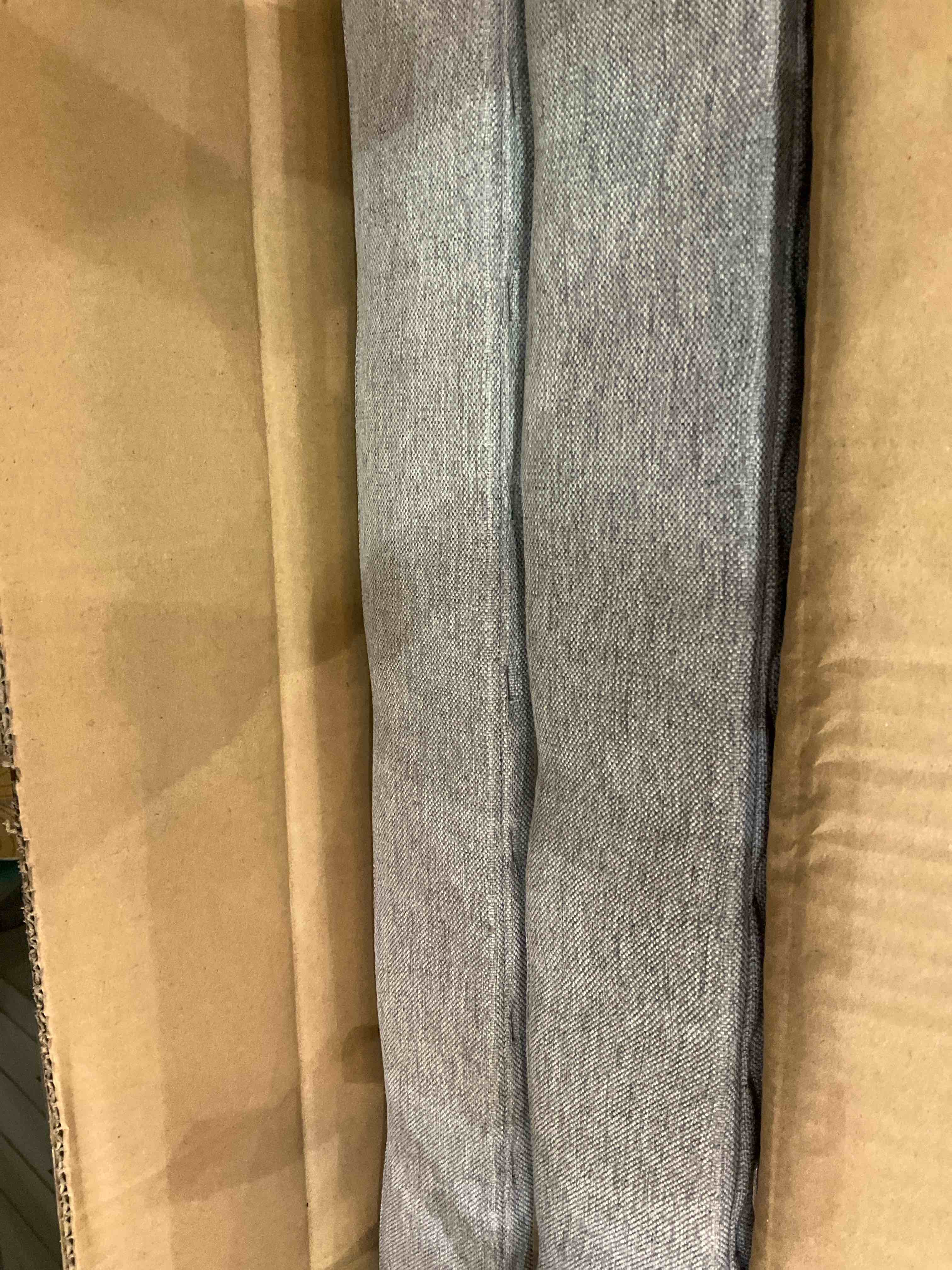 https://s3.amazonaws.com/lotting-images-prod/BargainHunt/EXS00384189_1716904057519.jpeg