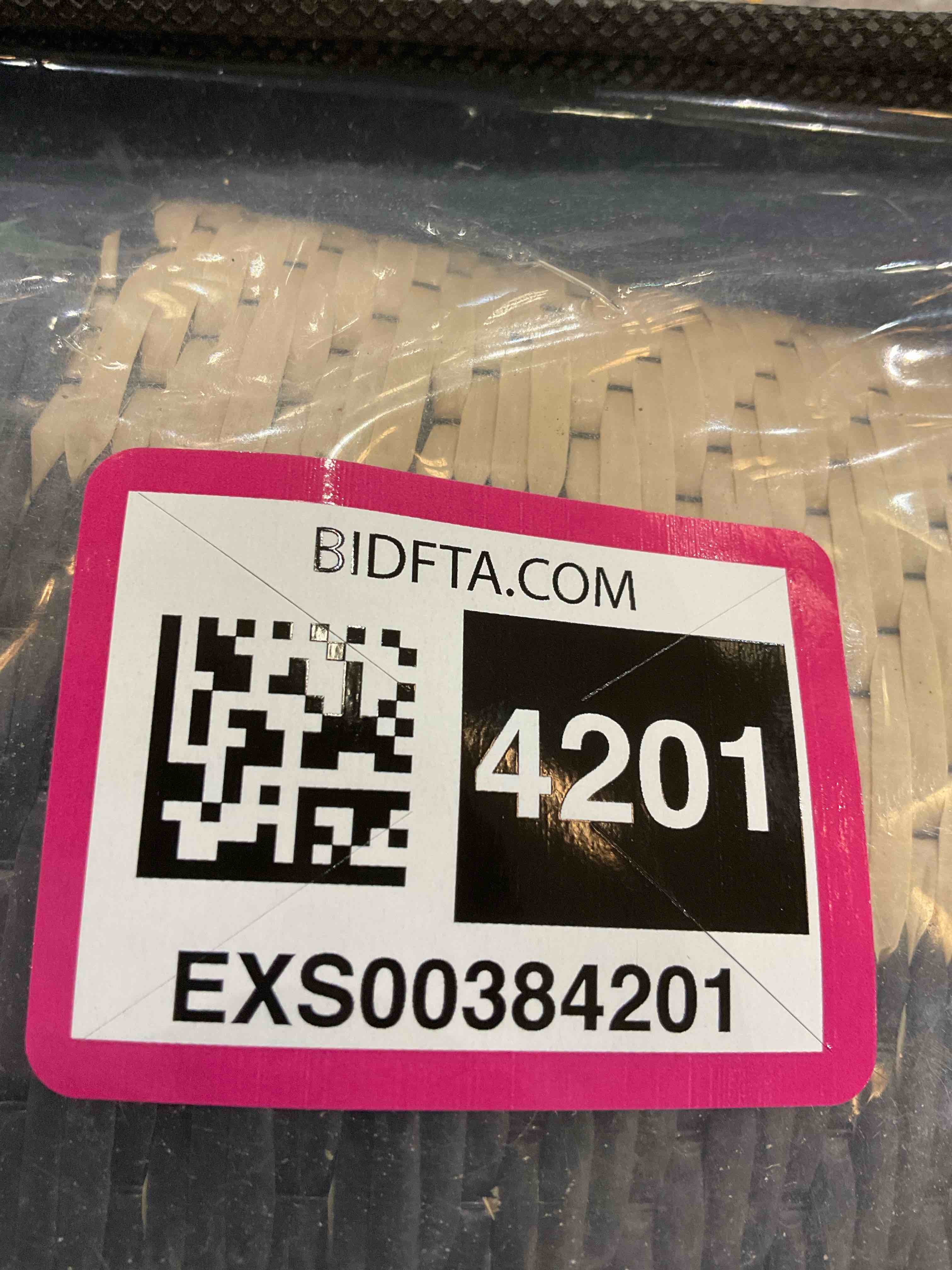 https://s3.amazonaws.com/lotting-images-prod/BargainHunt/EXS00384201_1716905720442.jpeg