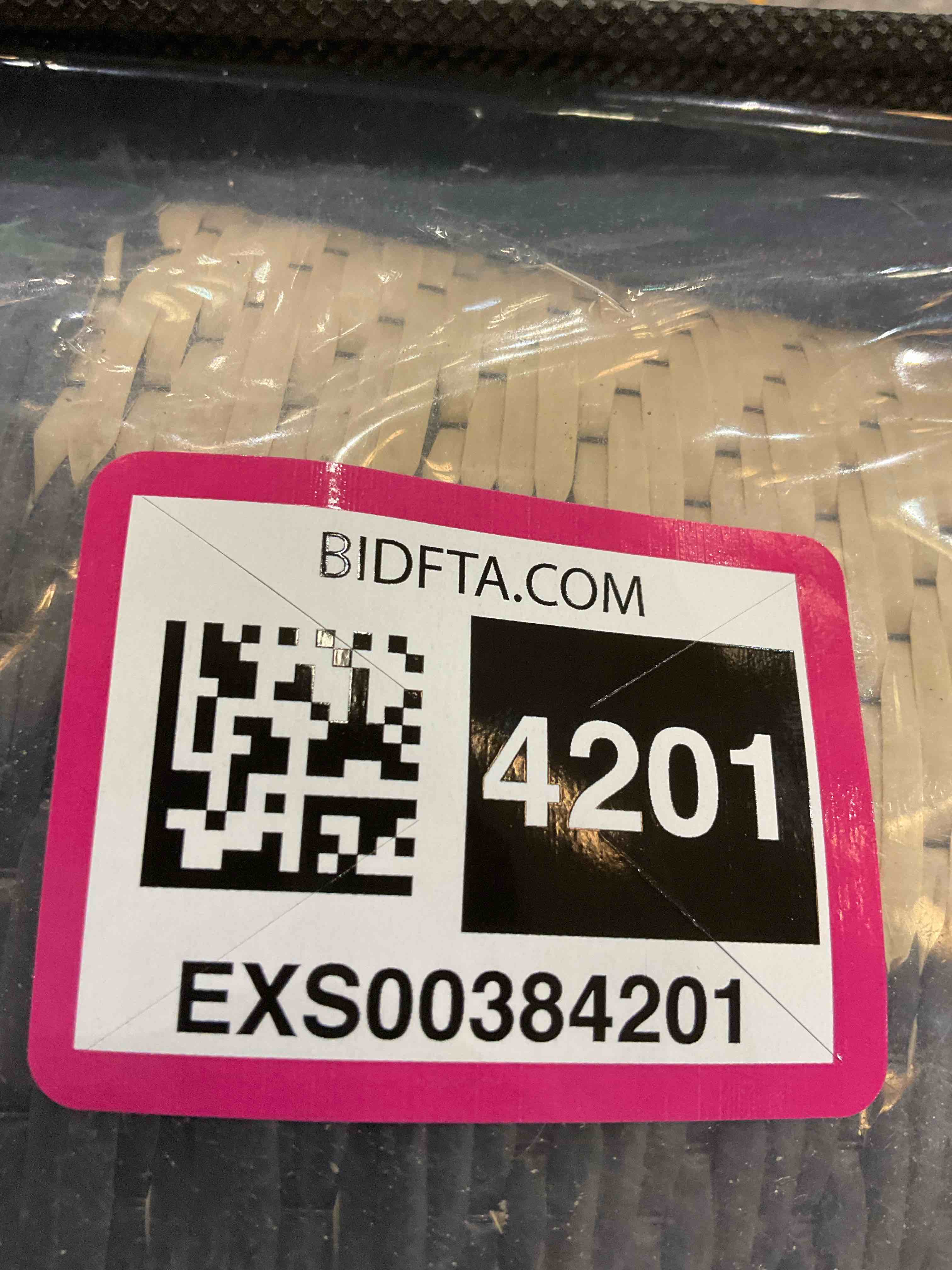 https://s3.amazonaws.com/lotting-images-prod/BargainHunt/EXS00384201_1716905721515.jpeg