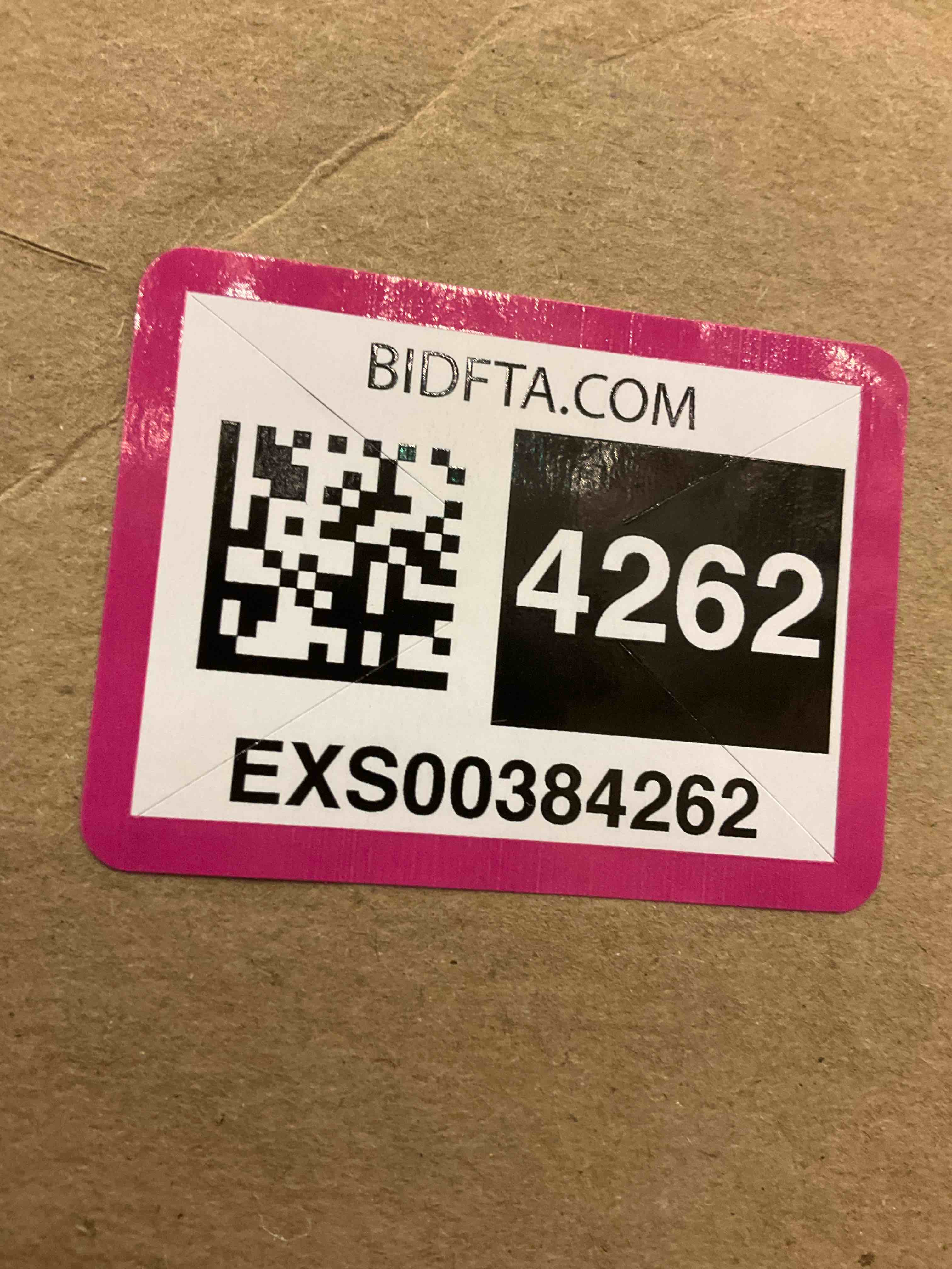 https://s3.amazonaws.com/lotting-images-prod/BargainHunt/EXS00384262_1716918709628.jpeg