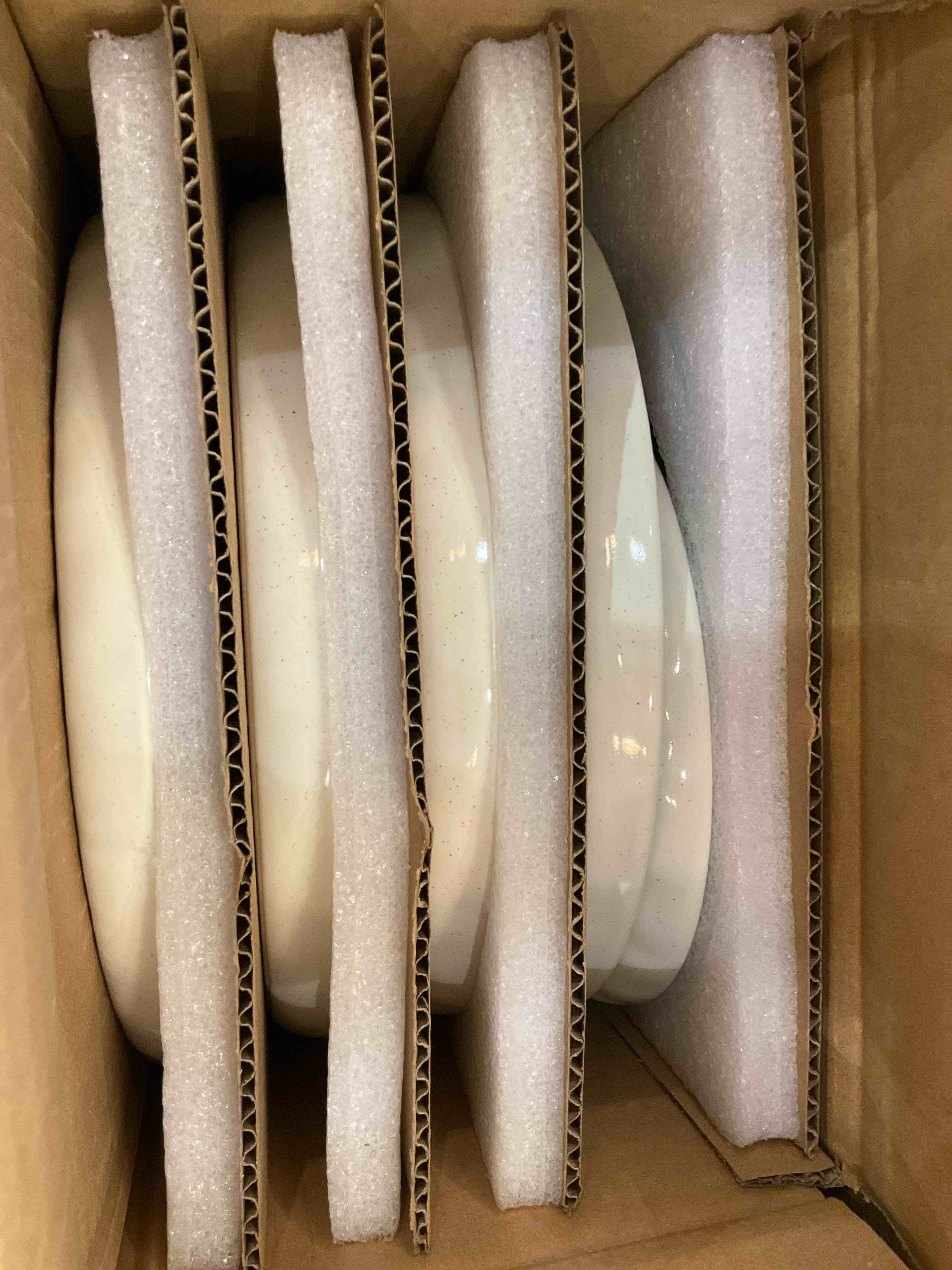 https://s3.amazonaws.com/lotting-images-prod/BargainHunt/EXS00384267_1716921316975.jpeg