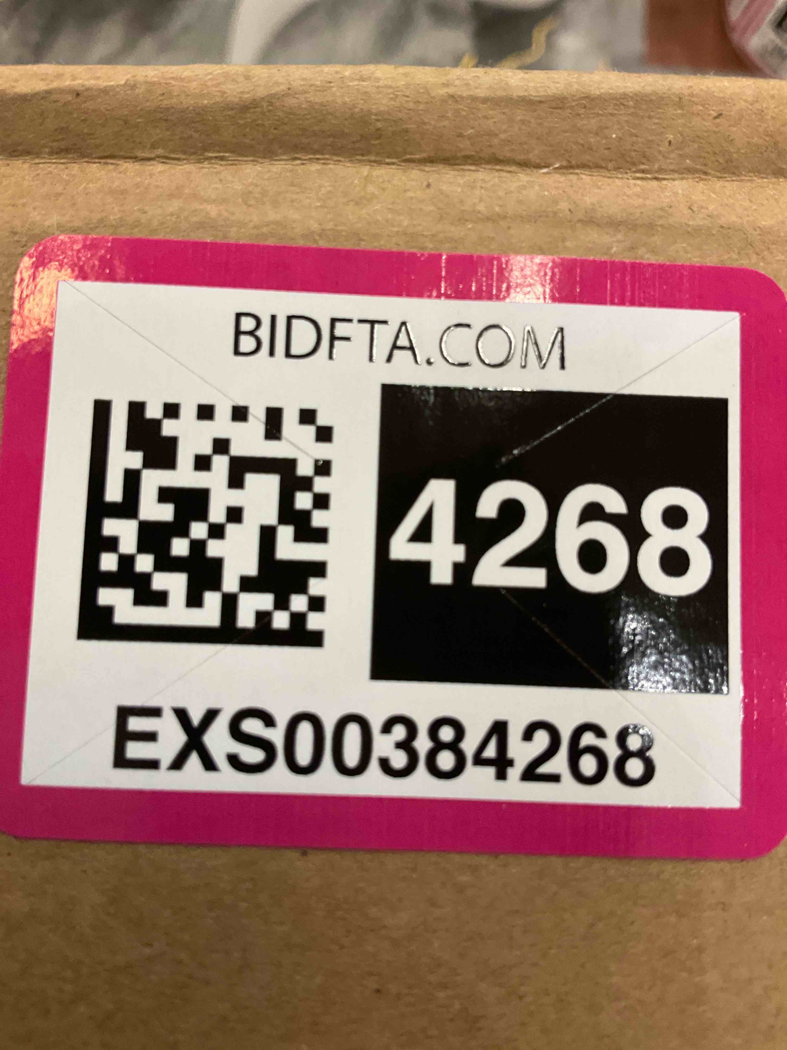 https://s3.amazonaws.com/lotting-images-prod/BargainHunt/EXS00384268_1716921460390.jpeg