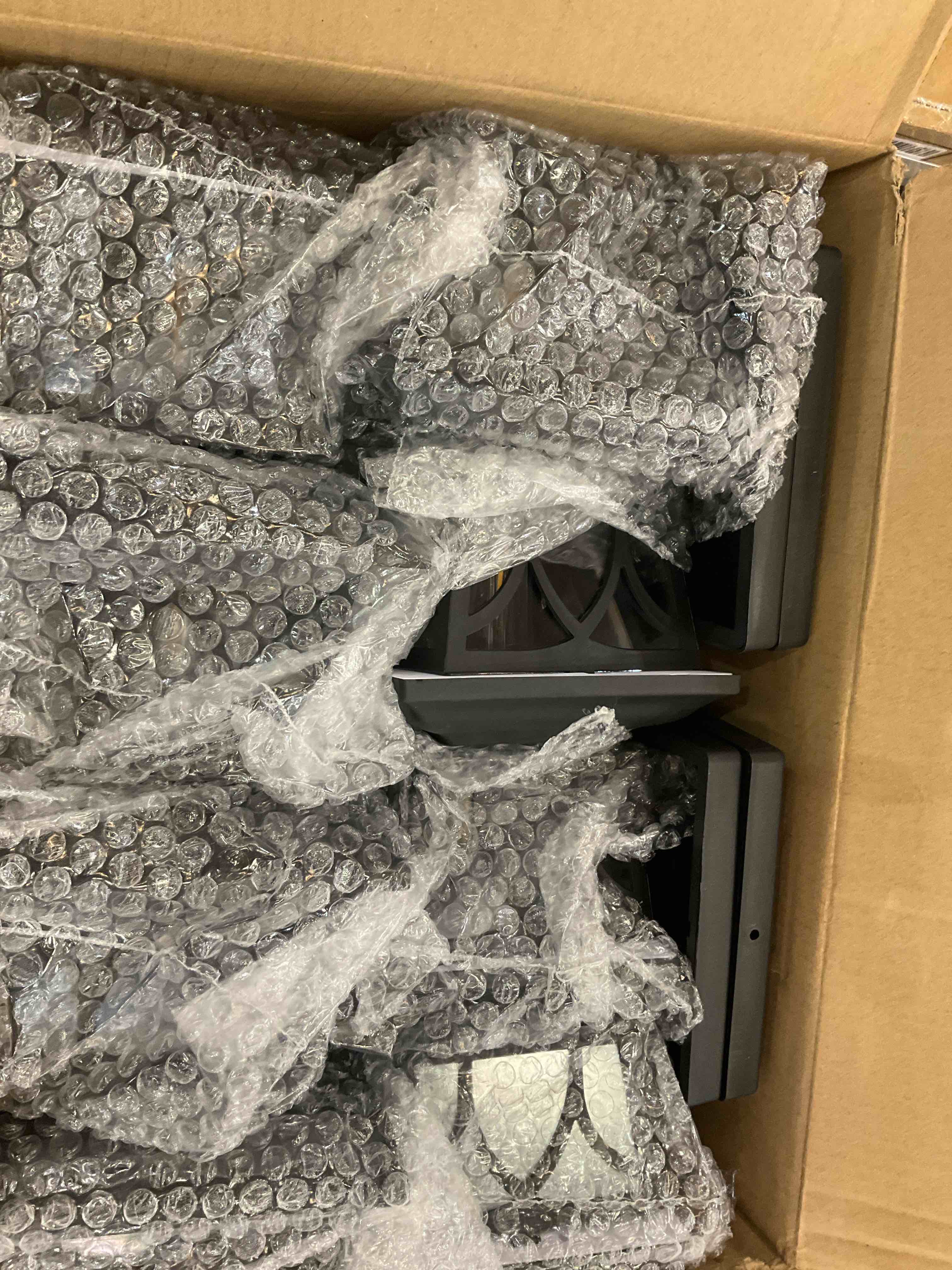 https://s3.amazonaws.com/lotting-images-prod/BargainHunt/EXS00384282_1716923229043.jpeg