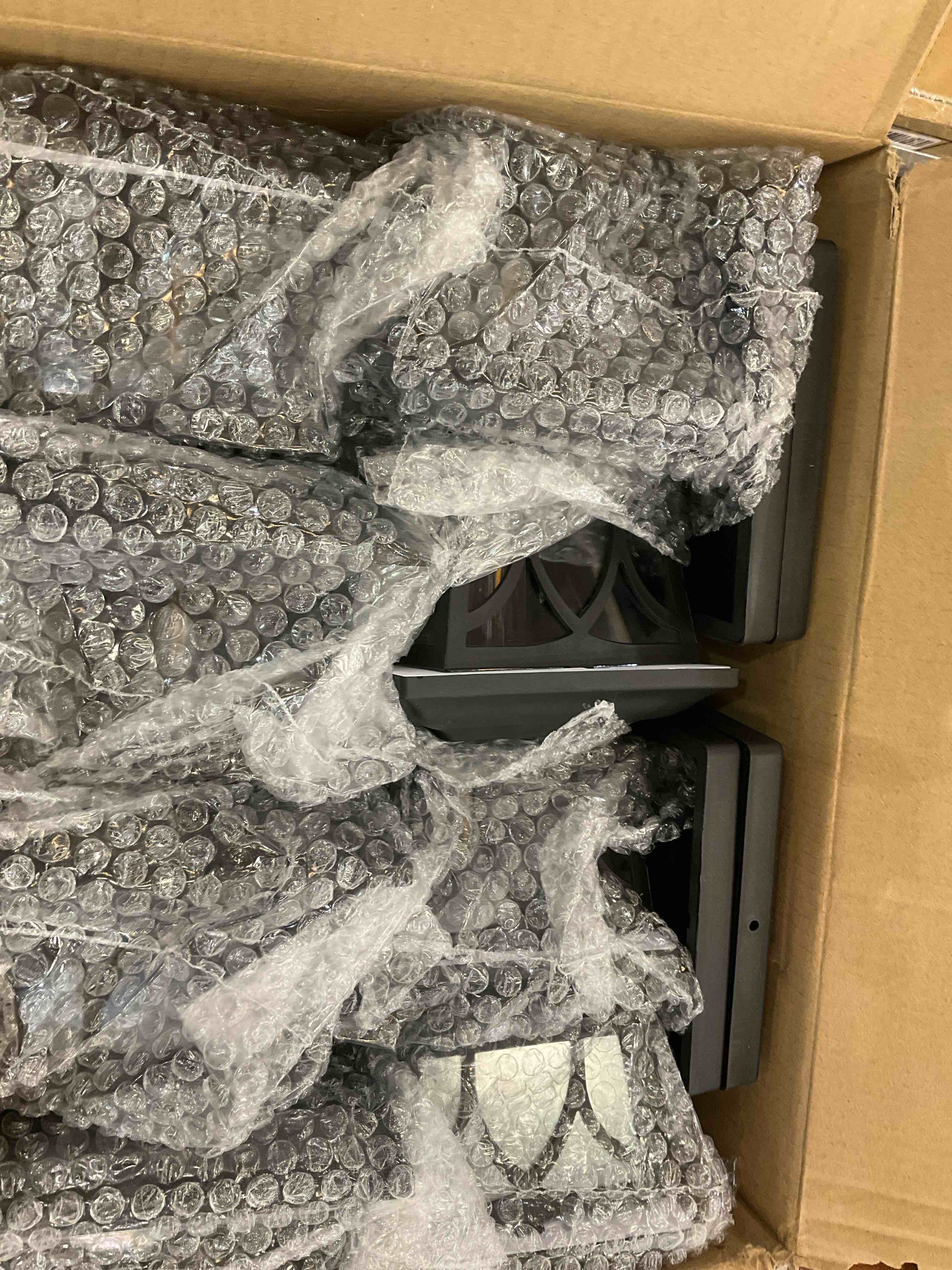 https://s3.amazonaws.com/lotting-images-prod/BargainHunt/EXS00384282_1716923230094.jpeg