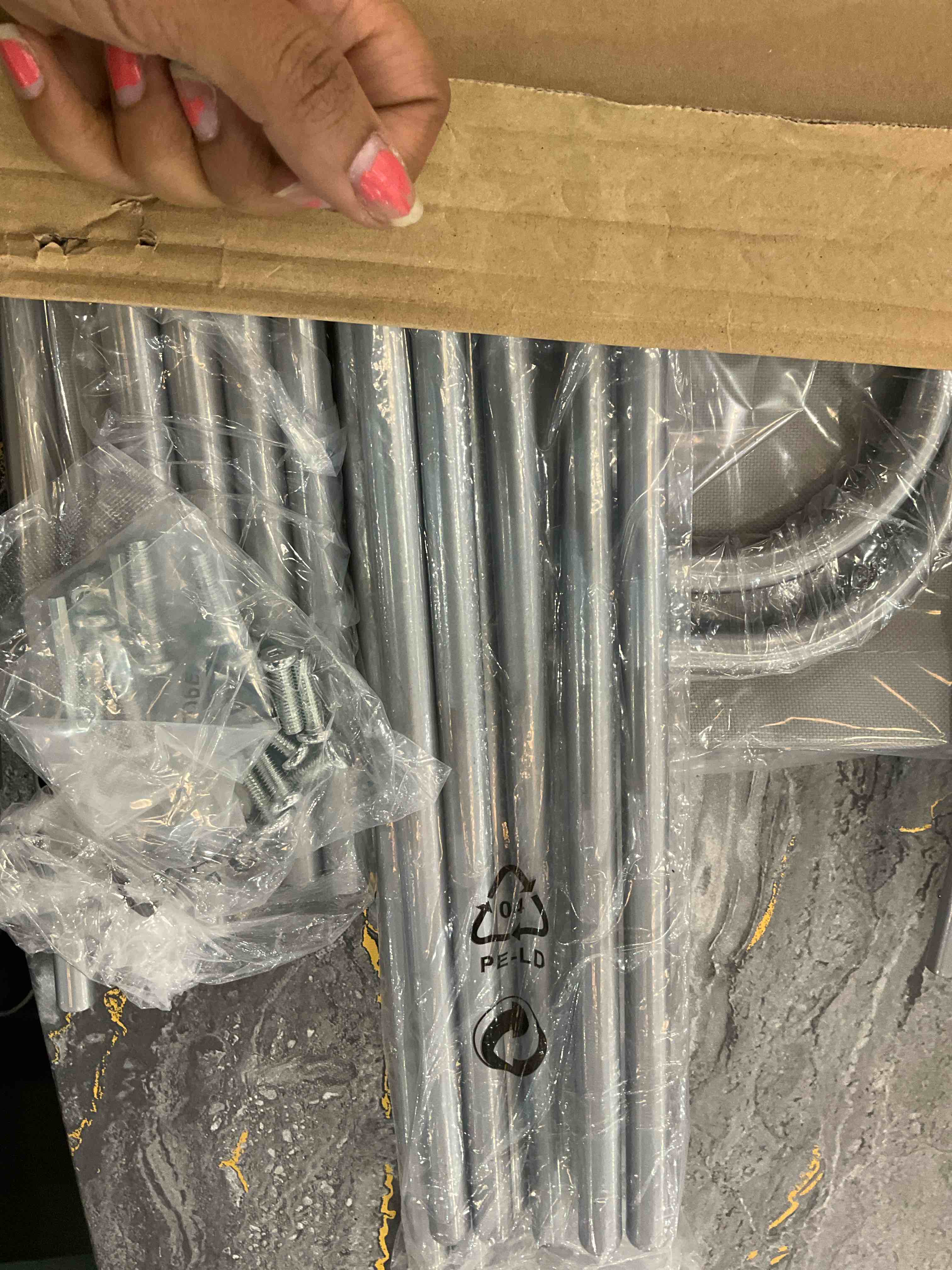 https://s3.amazonaws.com/lotting-images-prod/BargainHunt/EXS00384334_1717081913082.jpeg
