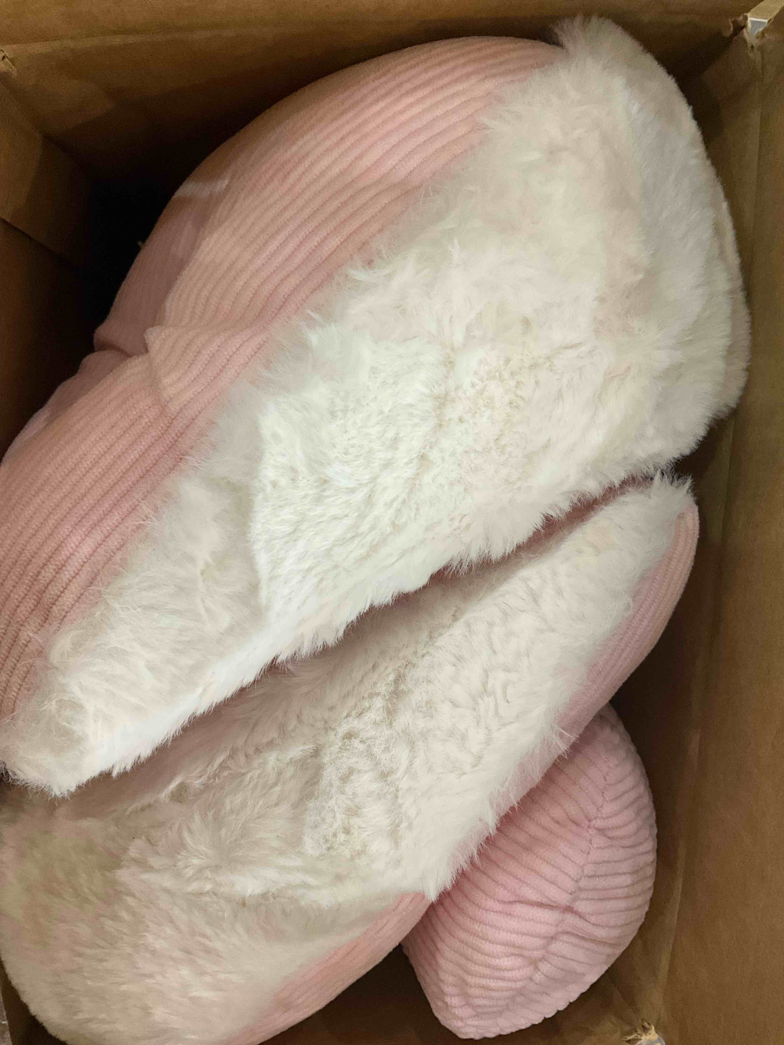 https://s3.amazonaws.com/lotting-images-prod/BargainHunt/EXS00384424_1717169178557.jpeg