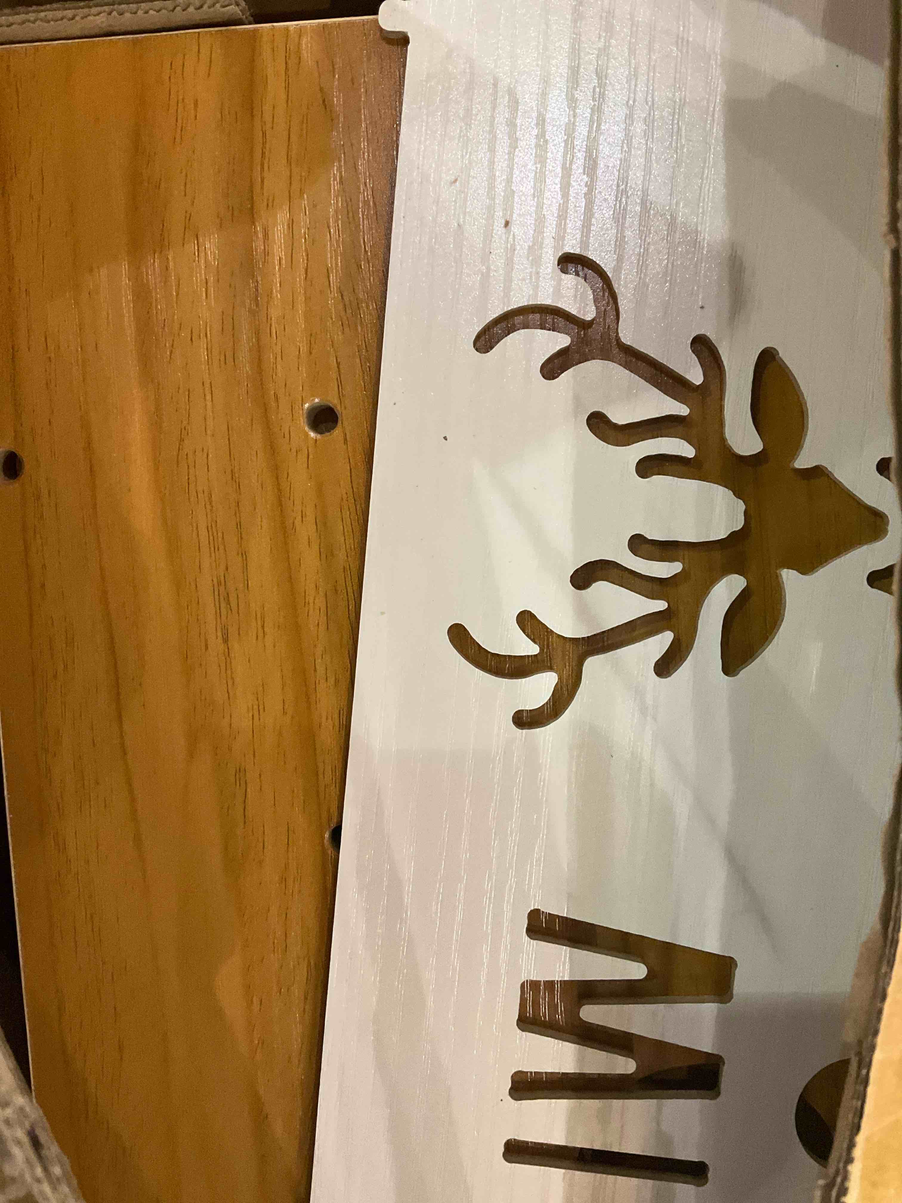 https://s3.amazonaws.com/lotting-images-prod/BargainHunt/EXS00384454_1717417438880.jpeg