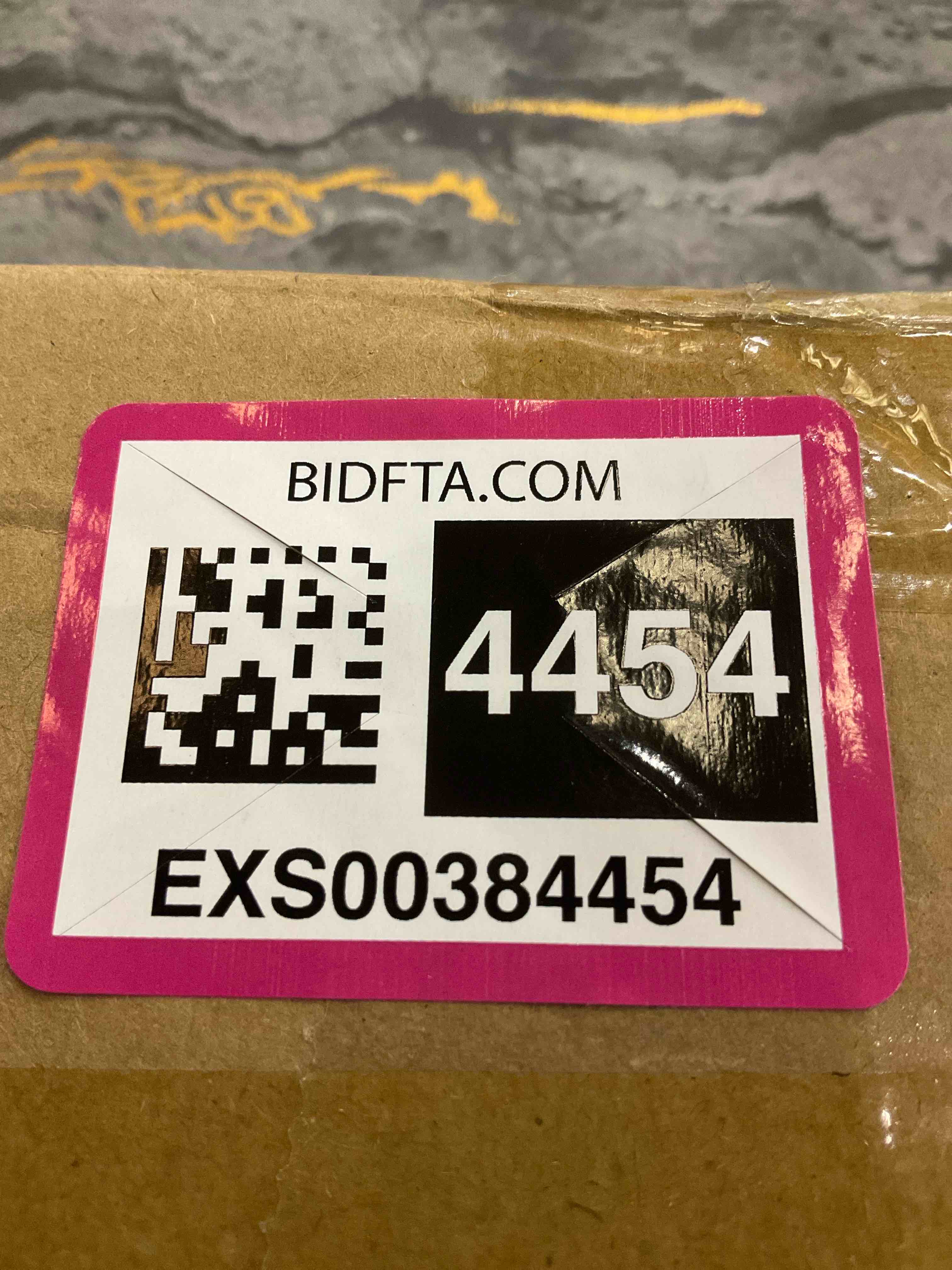 https://s3.amazonaws.com/lotting-images-prod/BargainHunt/EXS00384454_1717417577157.jpeg