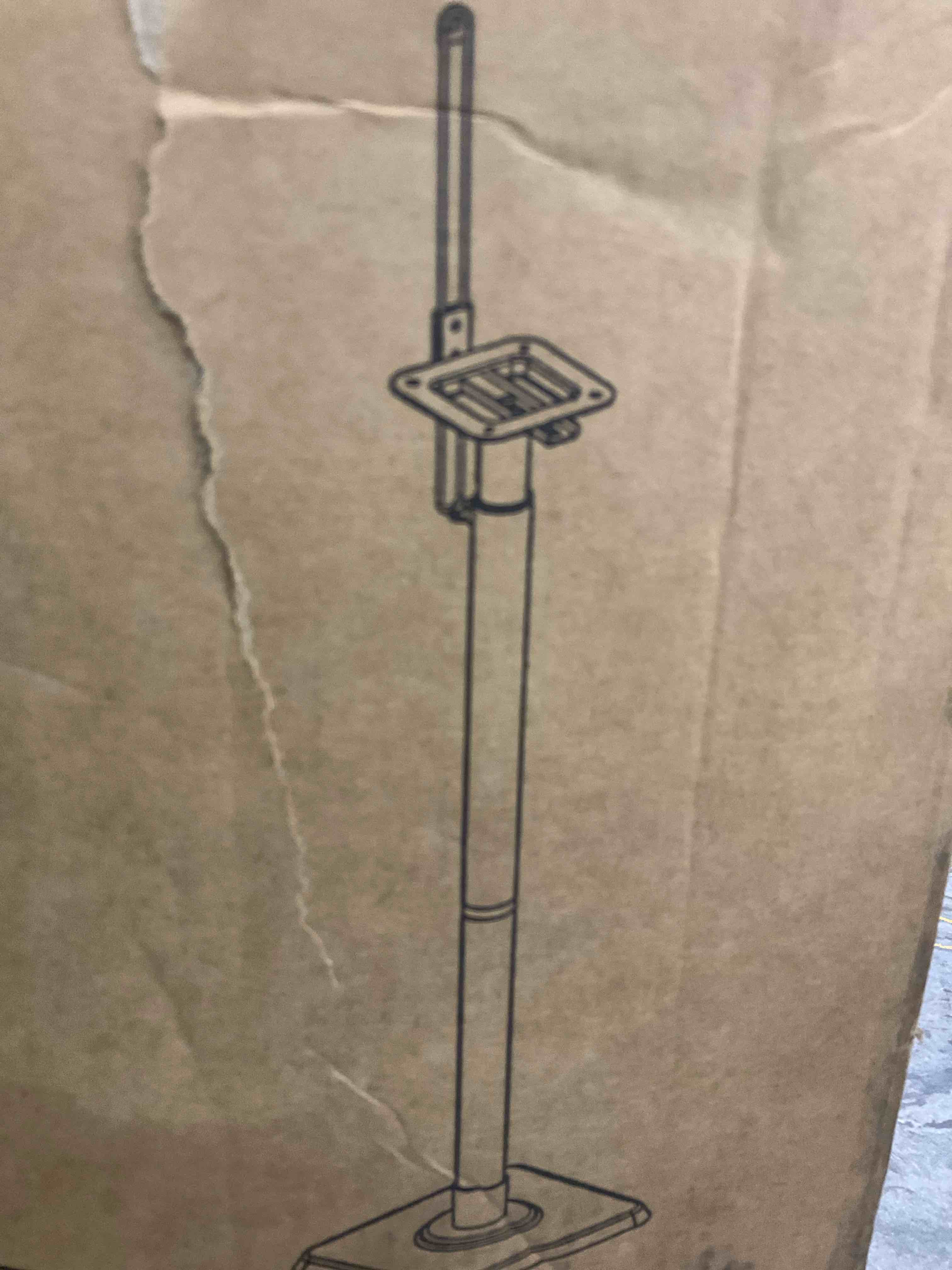 https://s3.amazonaws.com/lotting-images-prod/BargainHunt/EXS00384474_1717425696754.jpeg