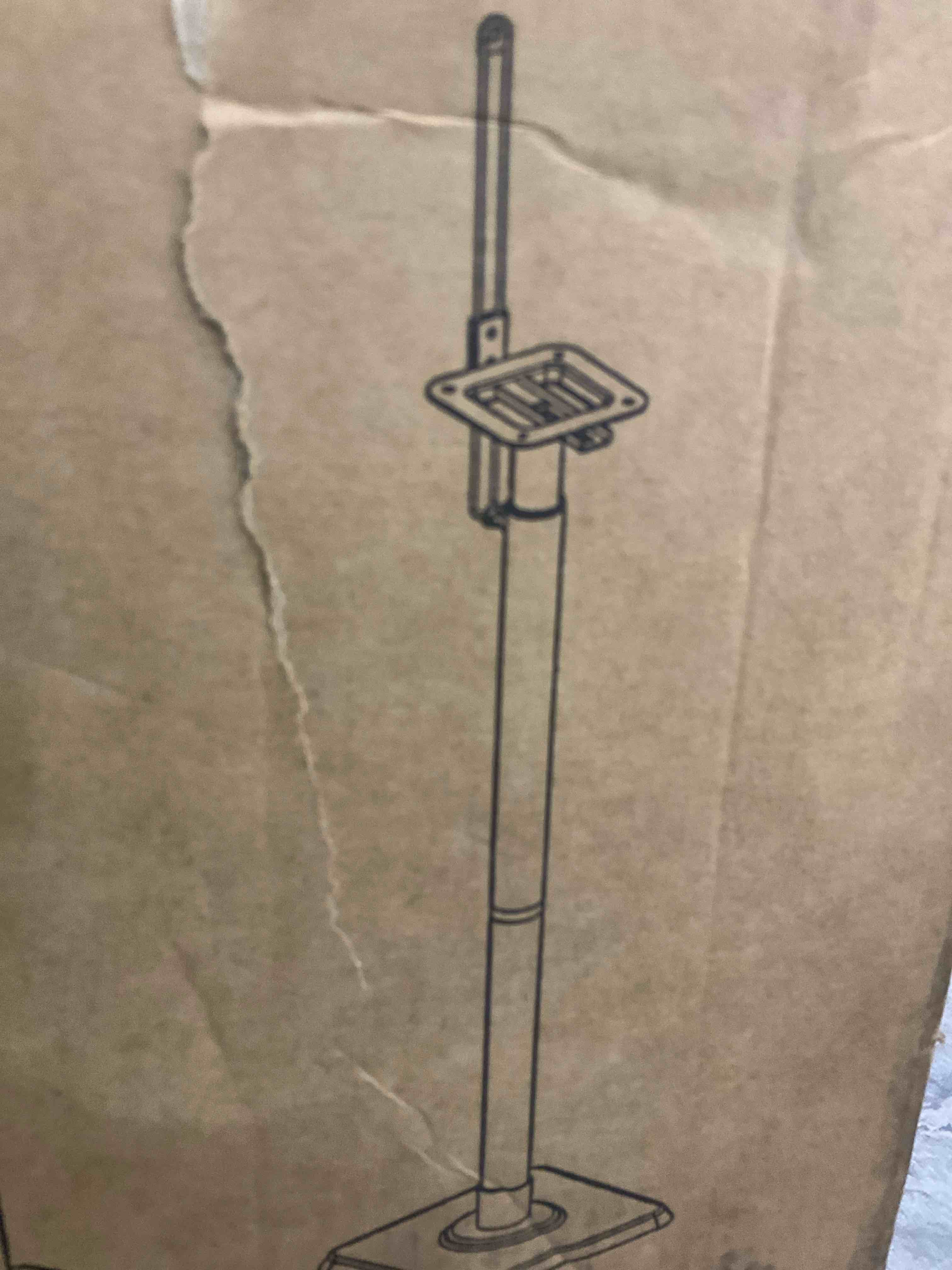 https://s3.amazonaws.com/lotting-images-prod/BargainHunt/EXS00384474_1717425697624.jpeg