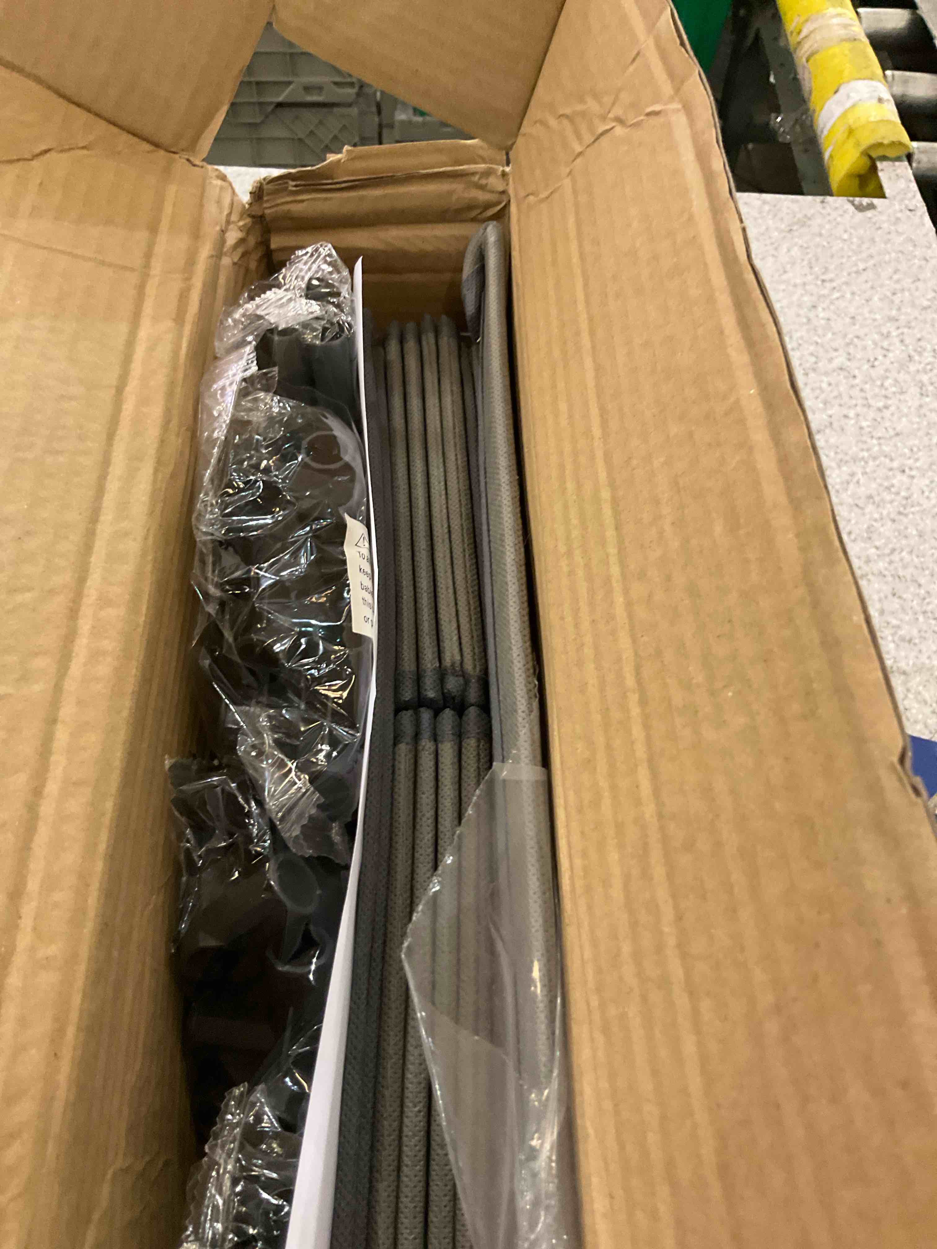 https://s3.amazonaws.com/lotting-images-prod/BargainHunt/EXS00384645_1715791972289.jpeg