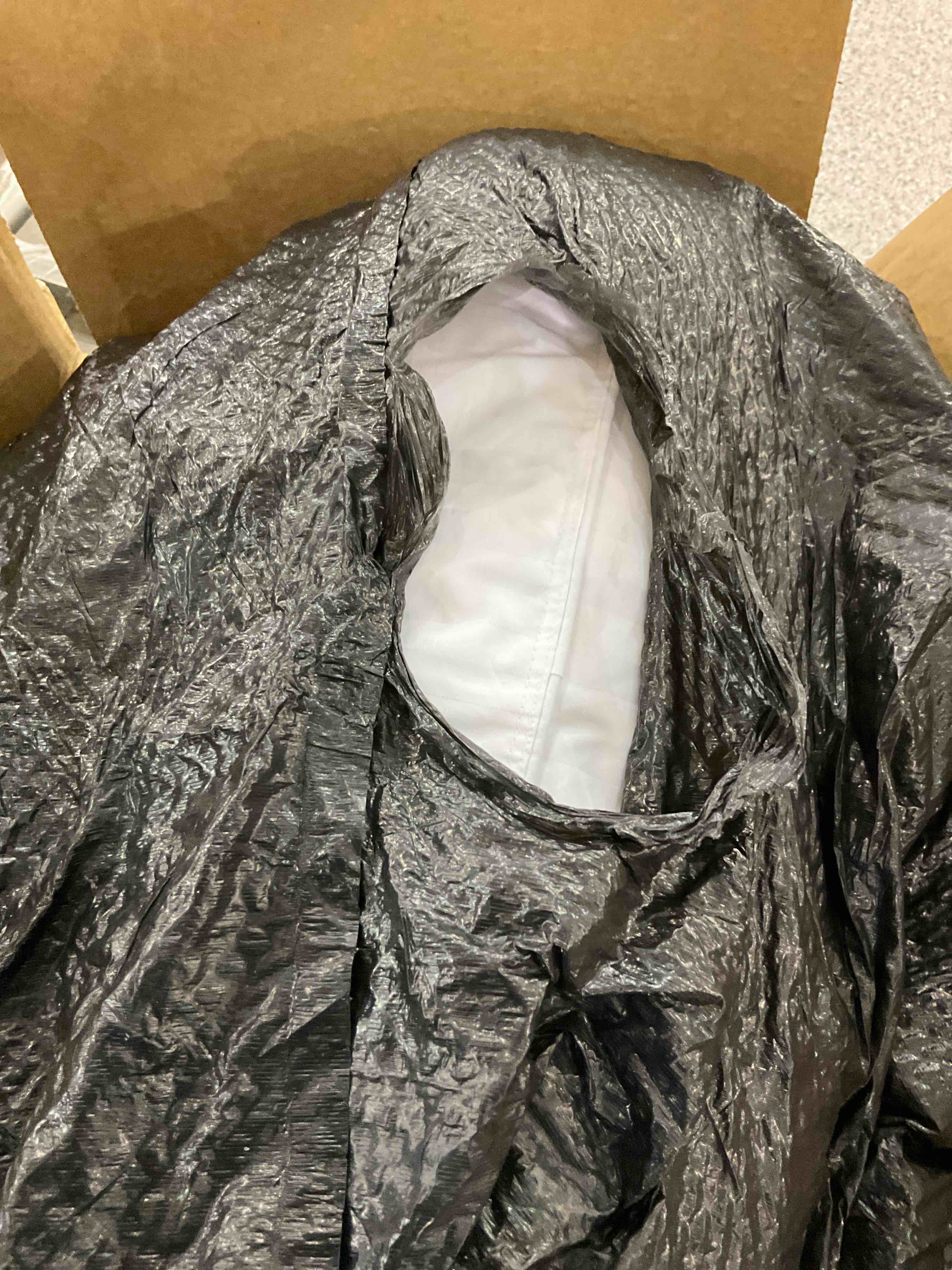 https://s3.amazonaws.com/lotting-images-prod/BargainHunt/EXS00384782_1715868309344.jpeg