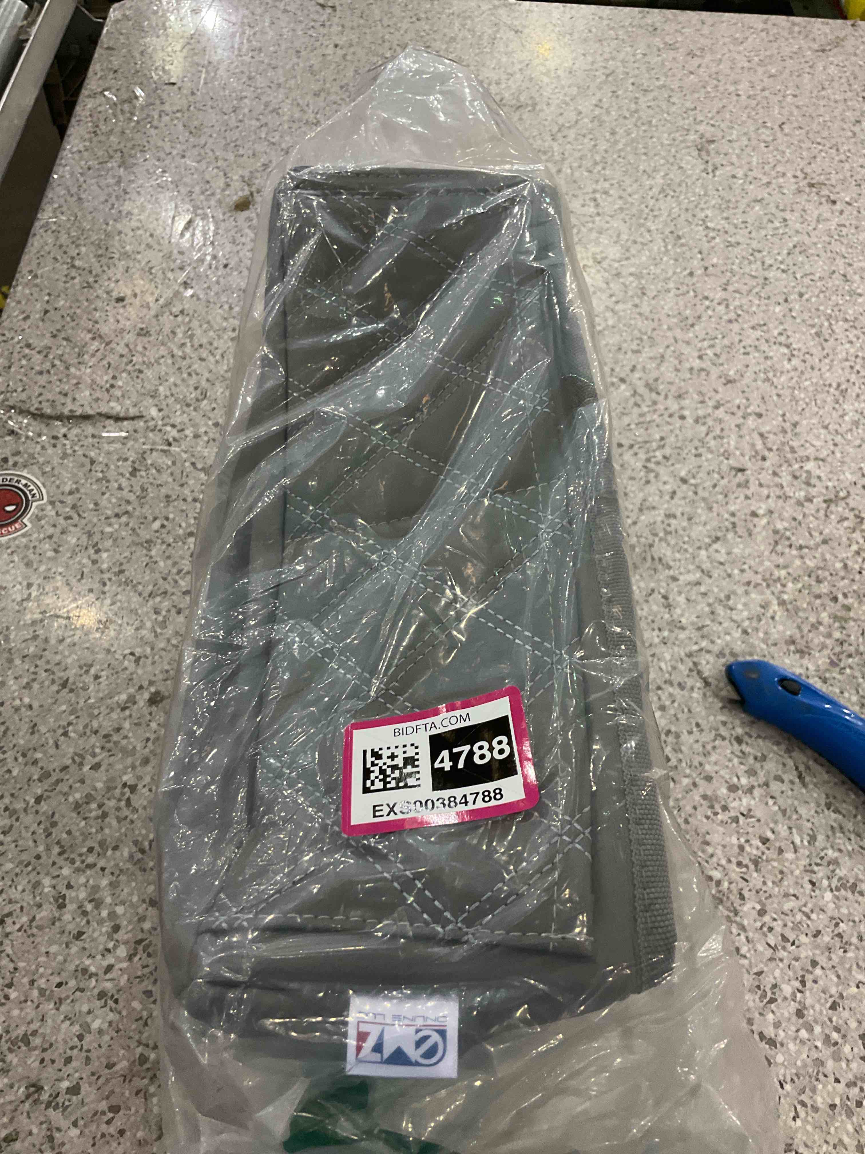https://s3.amazonaws.com/lotting-images-prod/BargainHunt/EXS00384788_1715868903279.jpeg