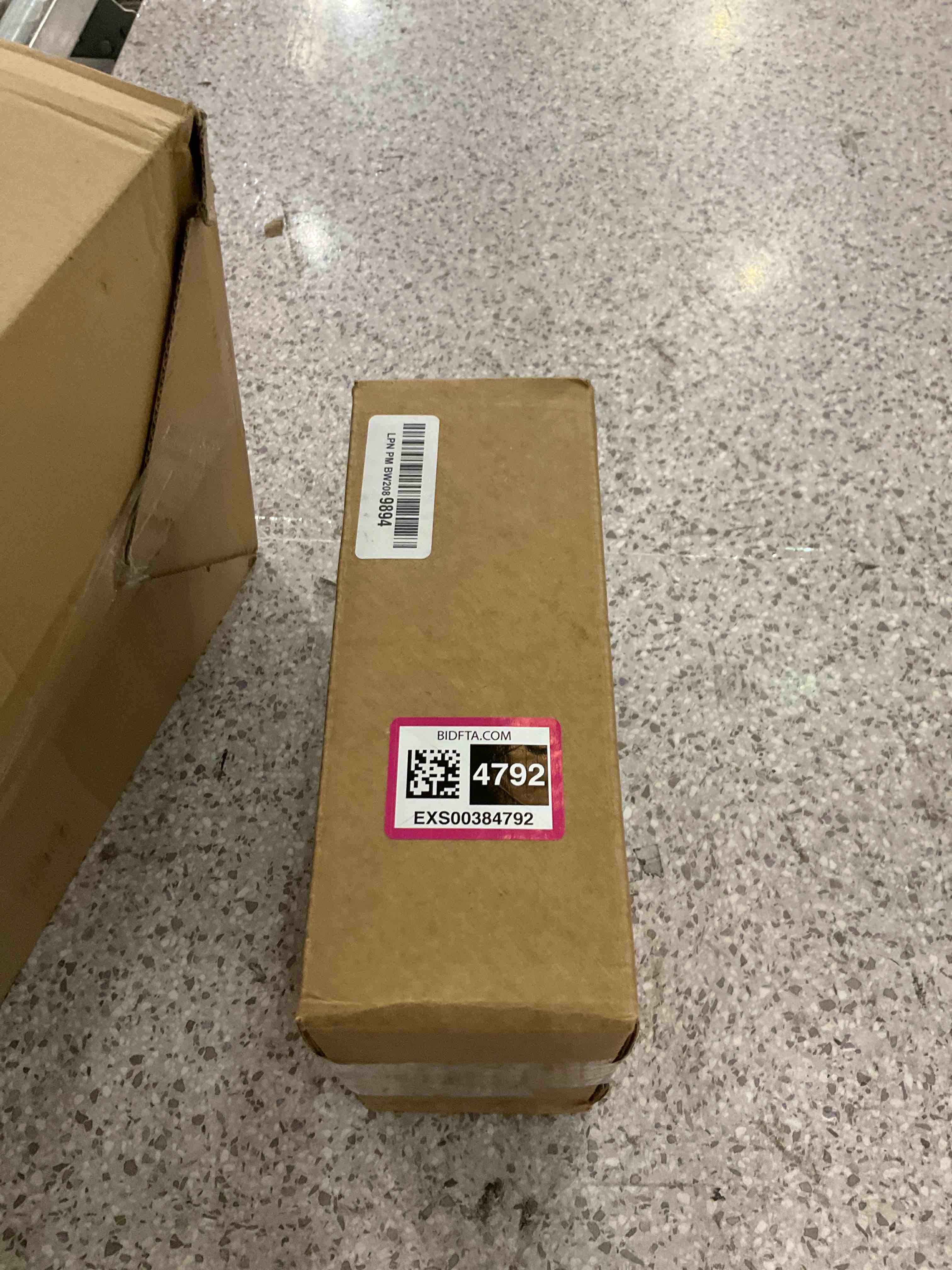 https://s3.amazonaws.com/lotting-images-prod/BargainHunt/EXS00384792_1715869156894.jpeg