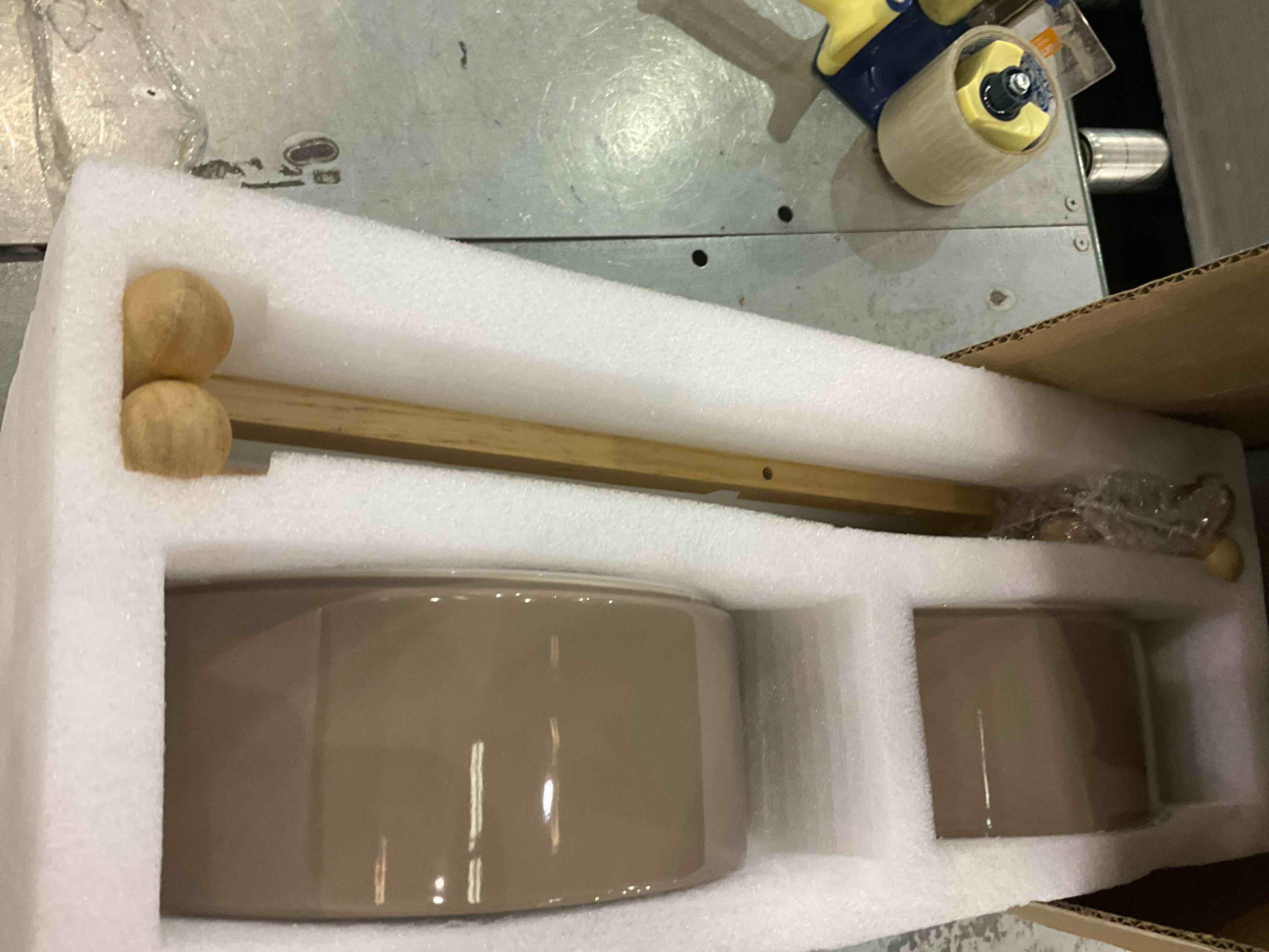 https://s3.amazonaws.com/lotting-images-prod/BargainHunt/EXS00385156_1709321999650.jpeg