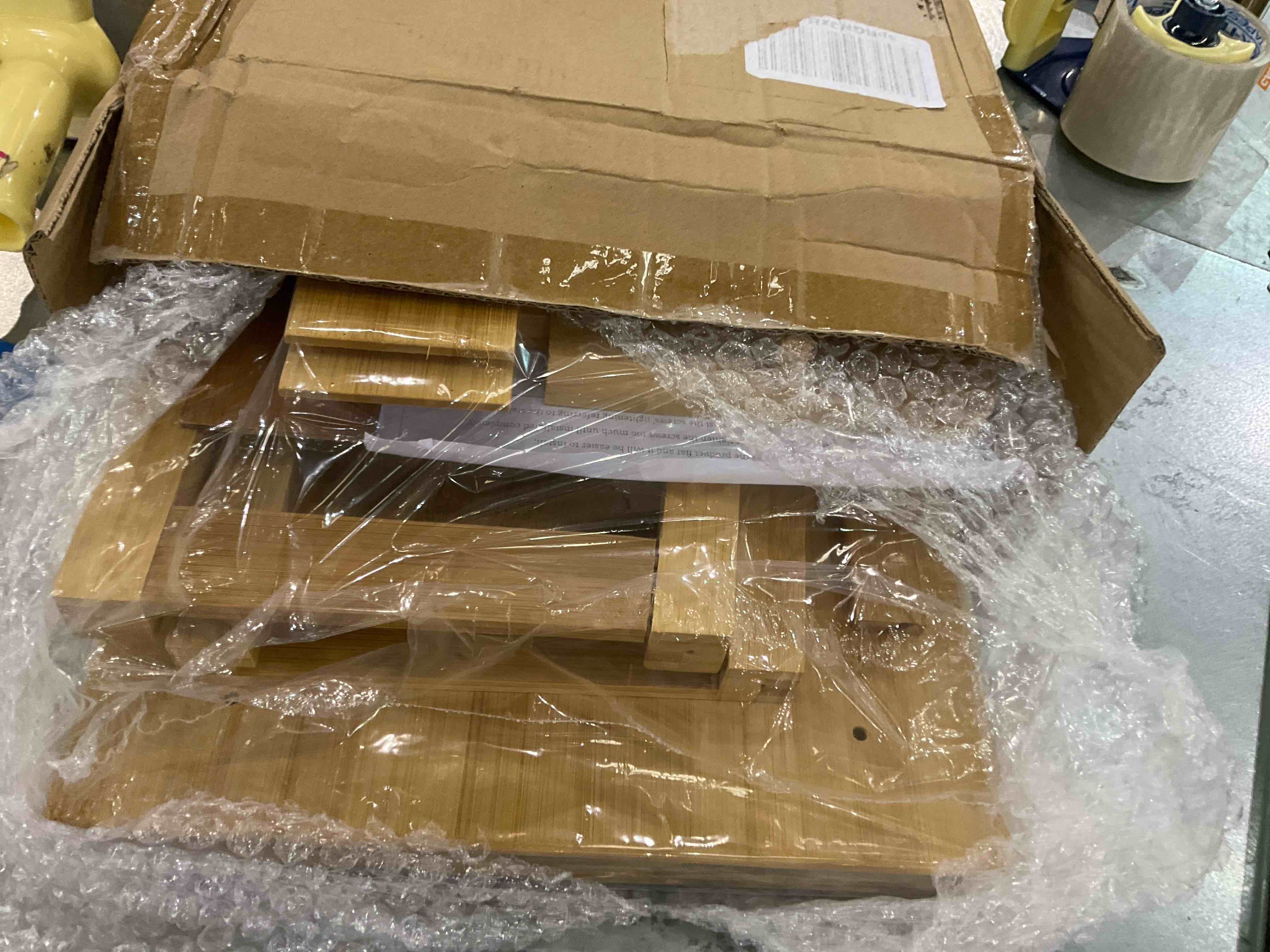 https://s3.amazonaws.com/lotting-images-prod/BargainHunt/EXS00385177_1709323857936.jpeg