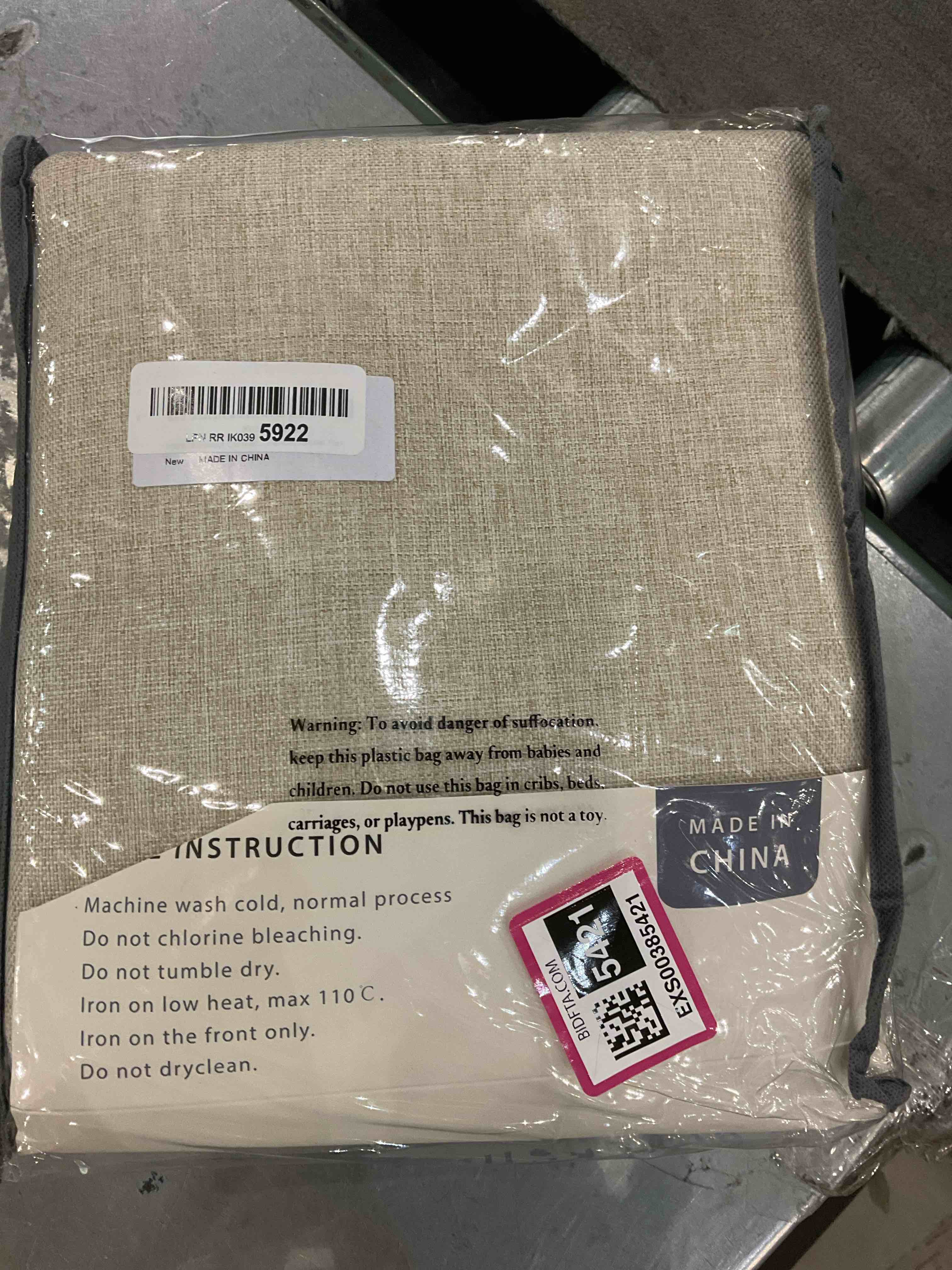 https://s3.amazonaws.com/lotting-images-prod/BargainHunt/EXS00385421_1709910606870.jpeg