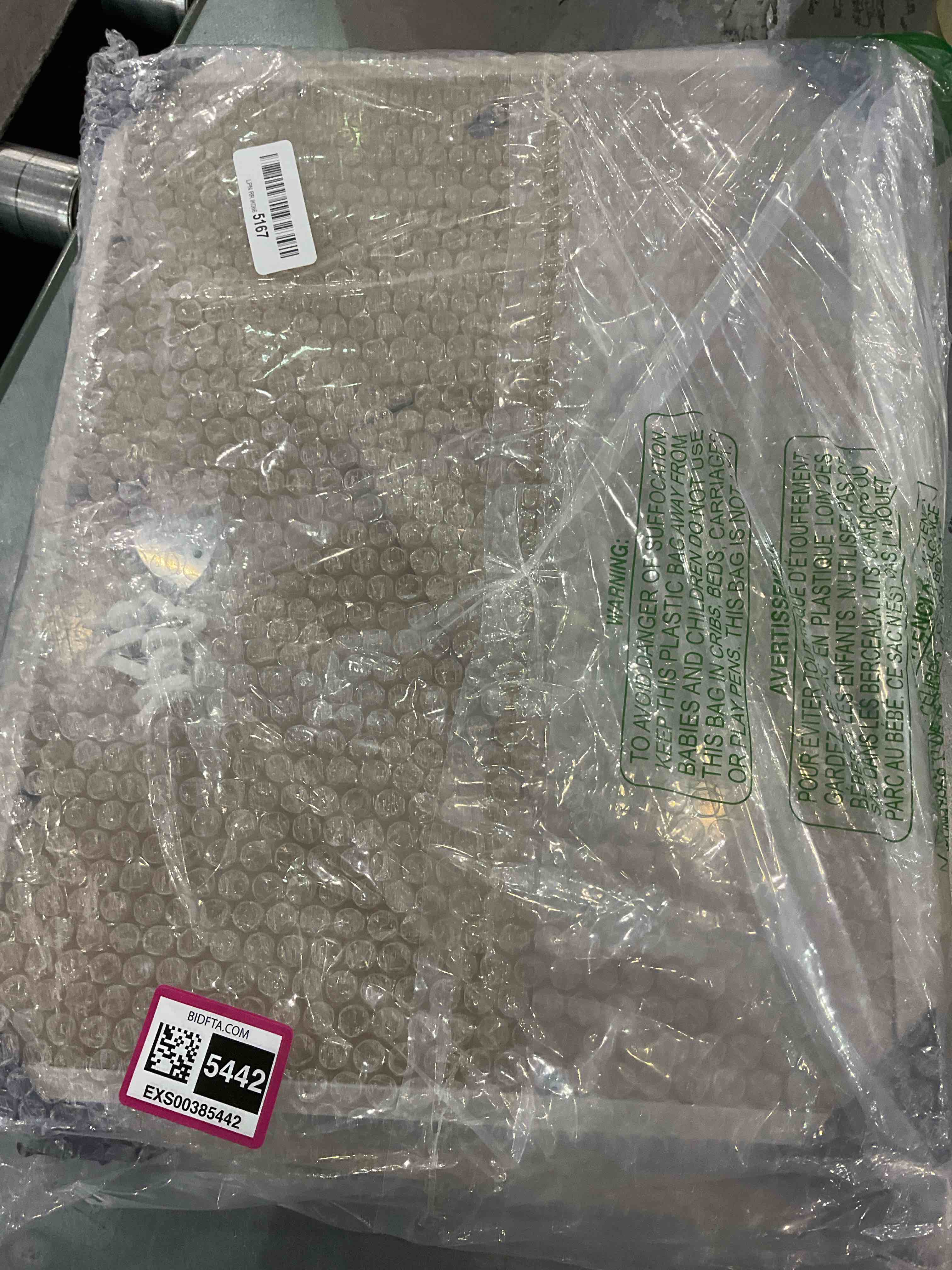 https://s3.amazonaws.com/lotting-images-prod/BargainHunt/EXS00385442_1709912382429.jpeg