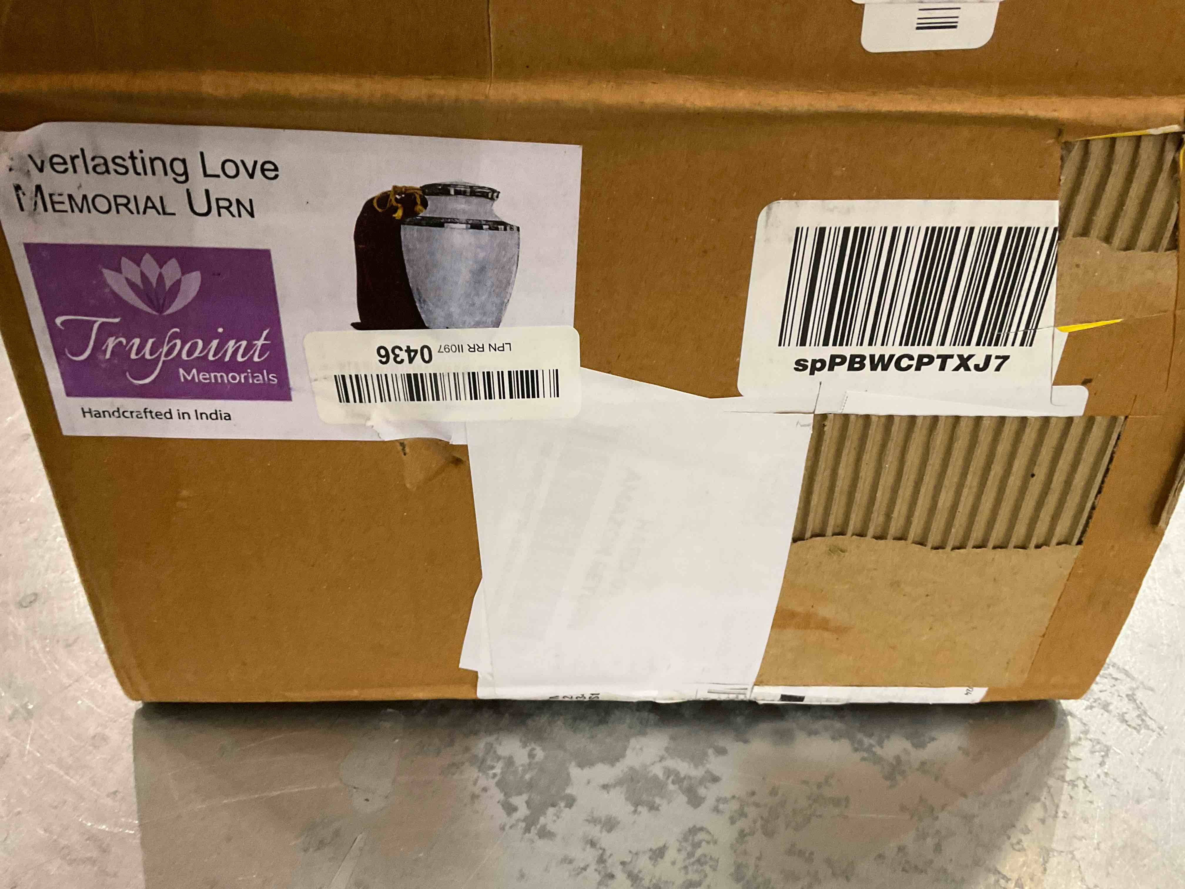 https://s3.amazonaws.com/lotting-images-prod/BargainHunt/EXS00385500_1709919573817.jpeg