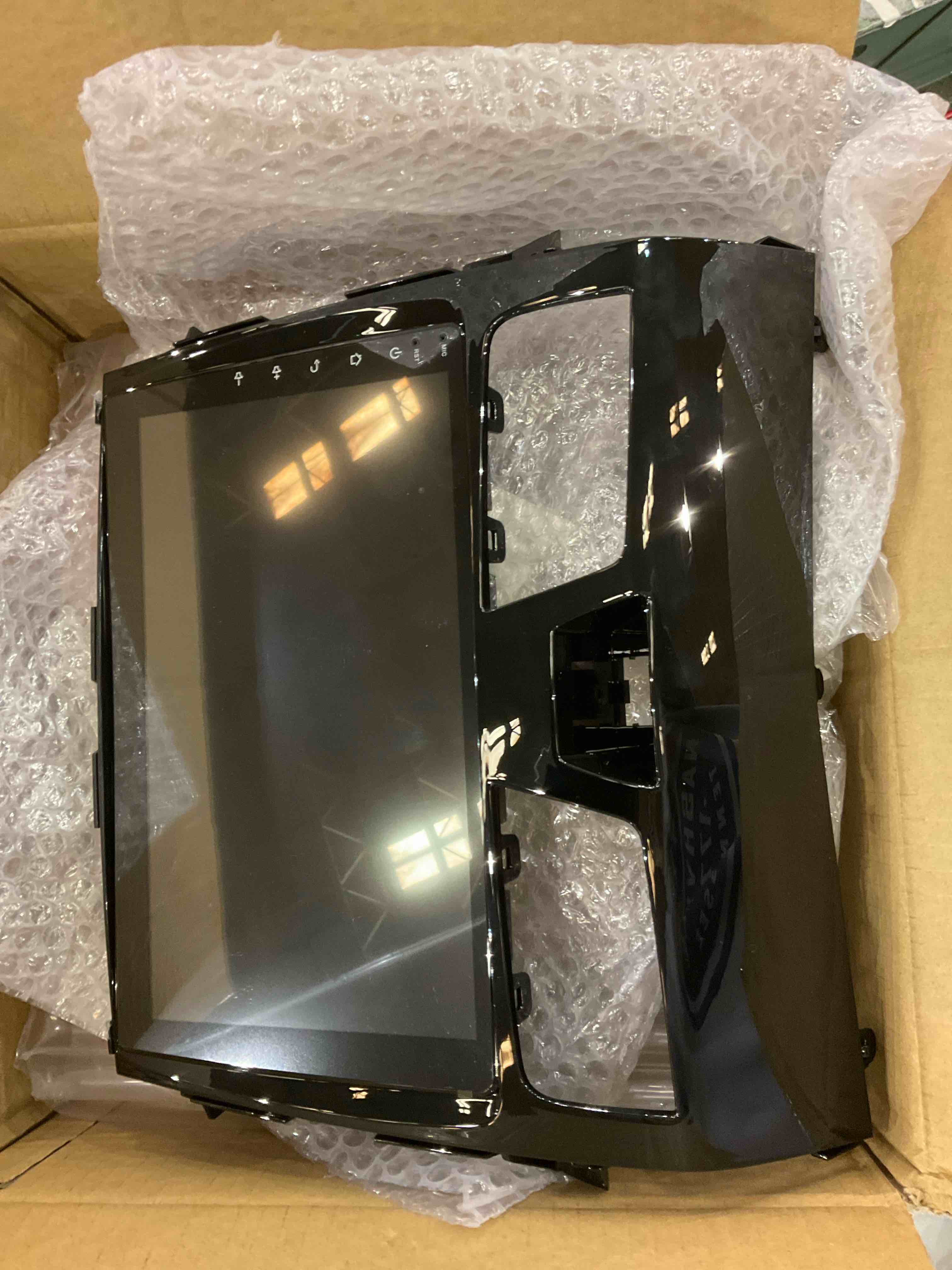 https://s3.amazonaws.com/lotting-images-prod/BargainHunt/EXS00385521_1710769723415.jpeg