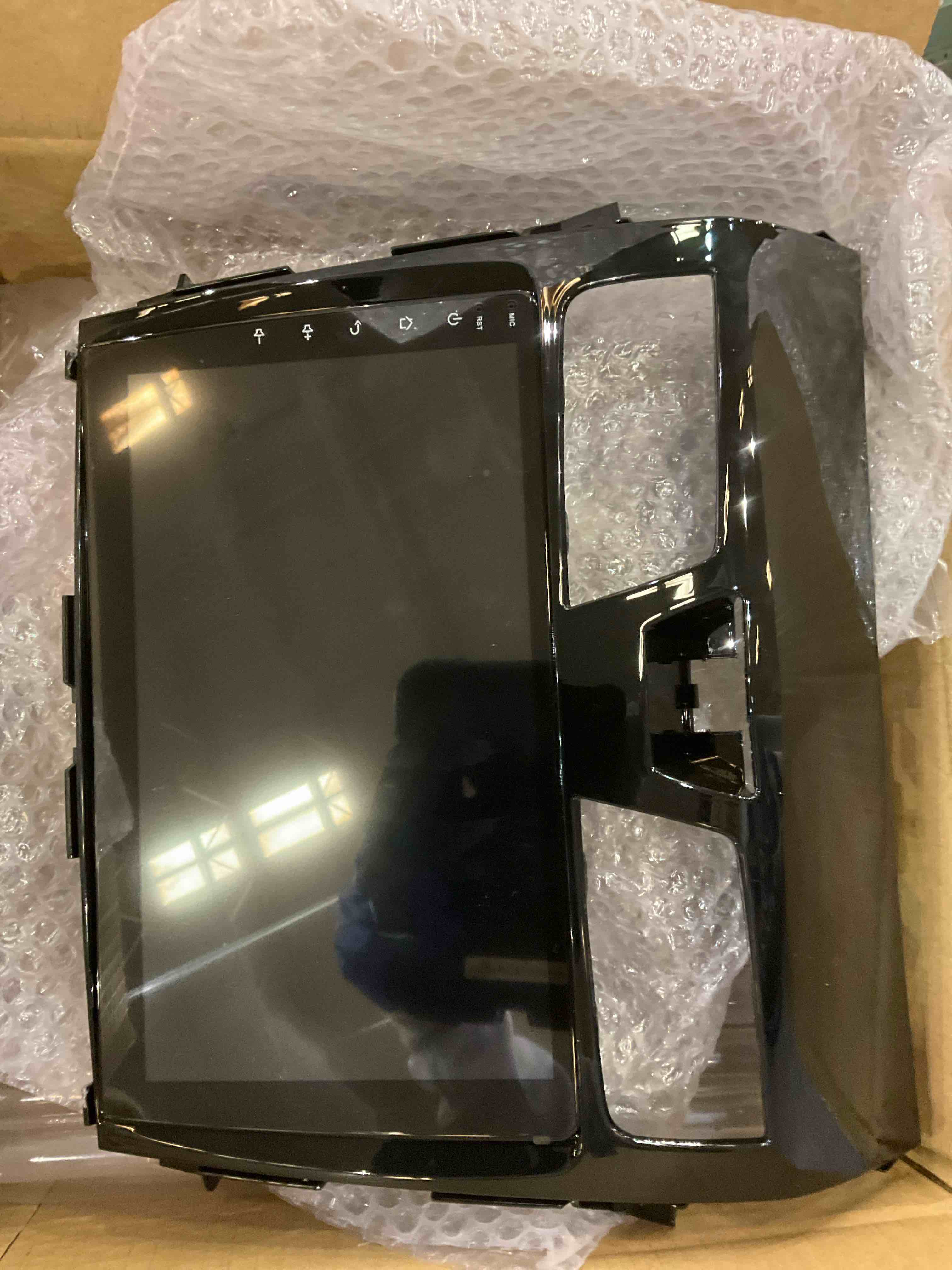 https://s3.amazonaws.com/lotting-images-prod/BargainHunt/EXS00385521_1710769725748.jpeg