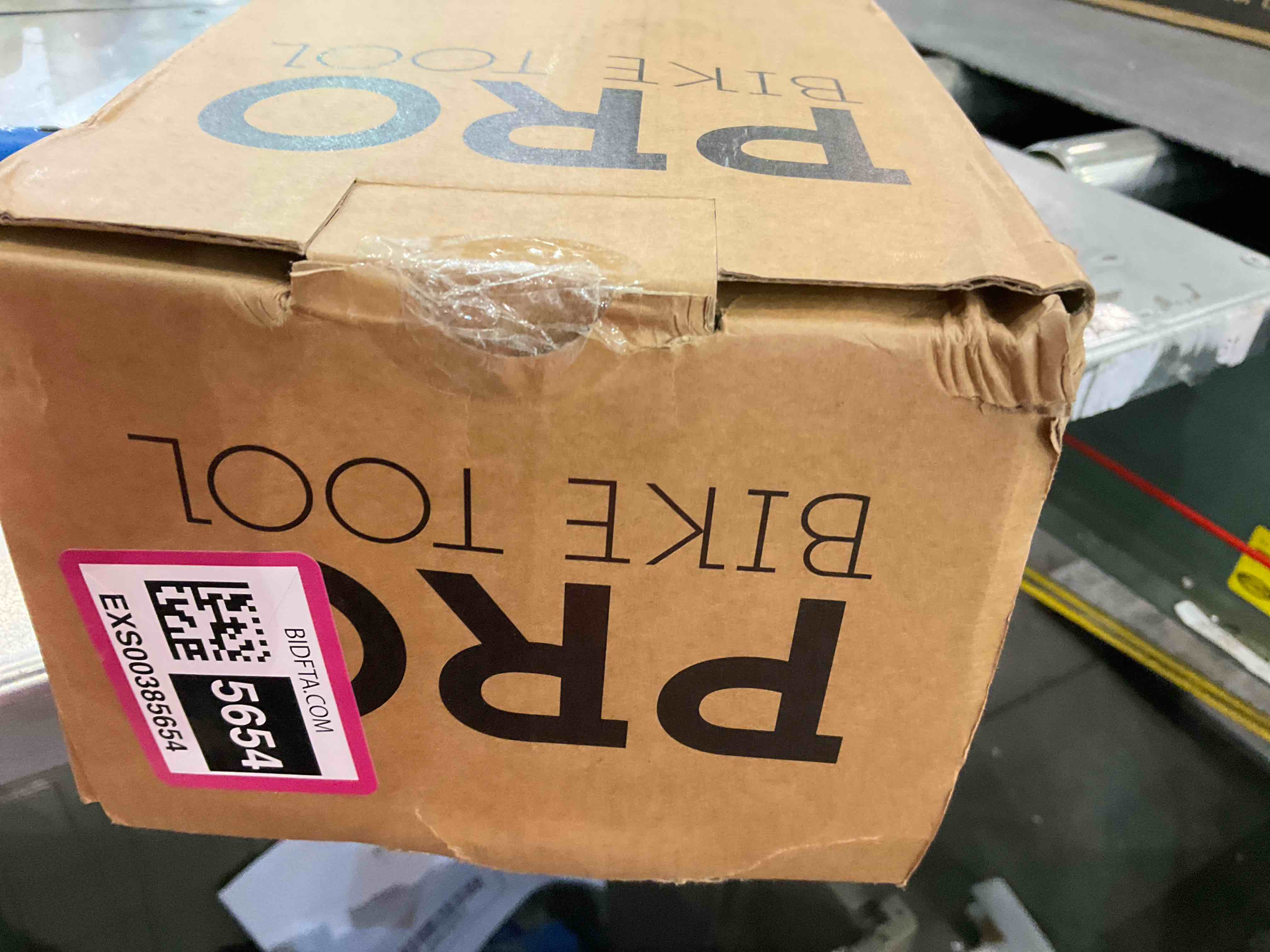 https://s3.amazonaws.com/lotting-images-prod/BargainHunt/EXS00385654_1710941976763.jpeg