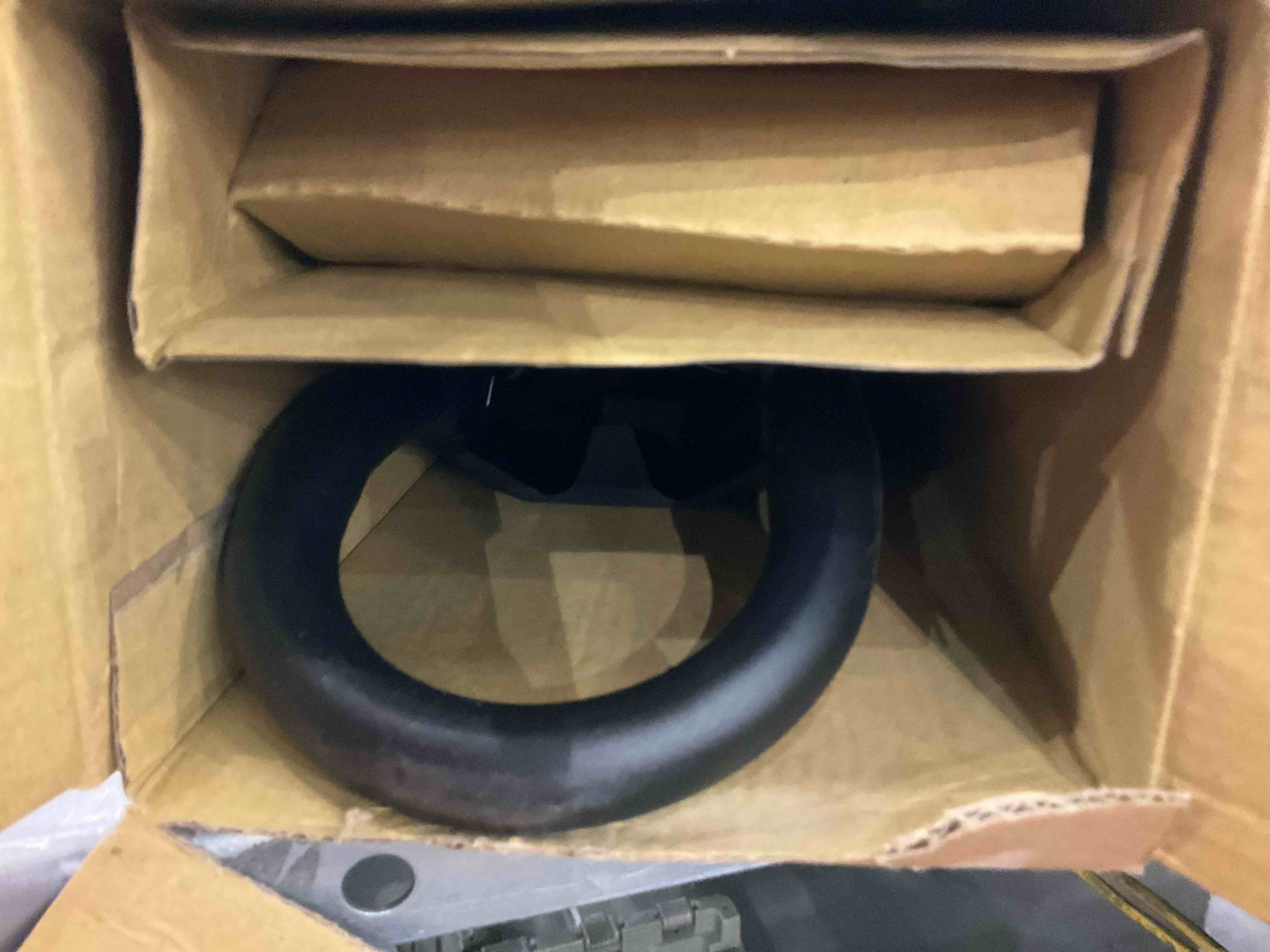 https://s3.amazonaws.com/lotting-images-prod/BargainHunt/EXS00385654_1710942006513.jpeg