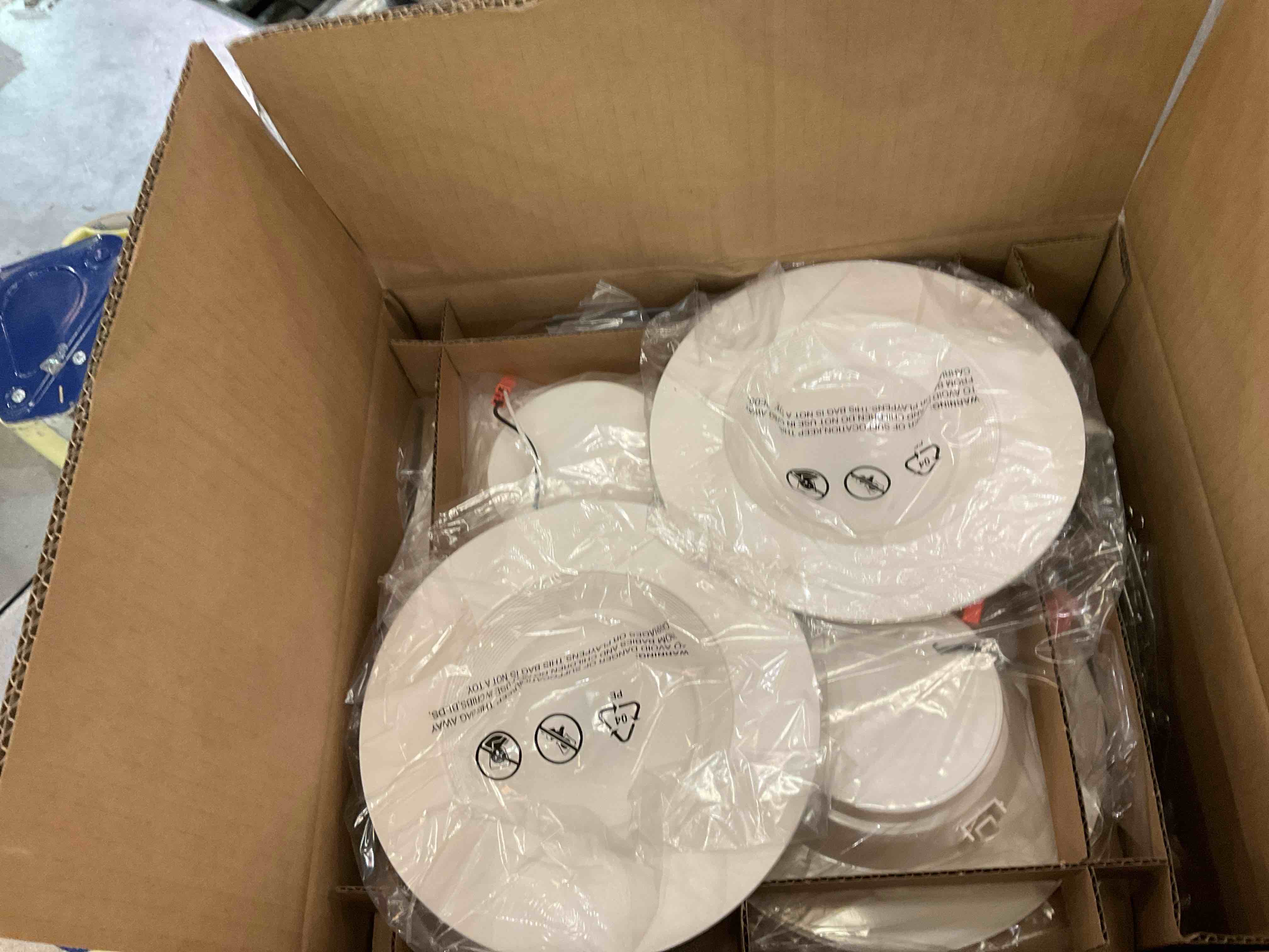 https://s3.amazonaws.com/lotting-images-prod/BargainHunt/EXS00385719_1710948207430.jpeg