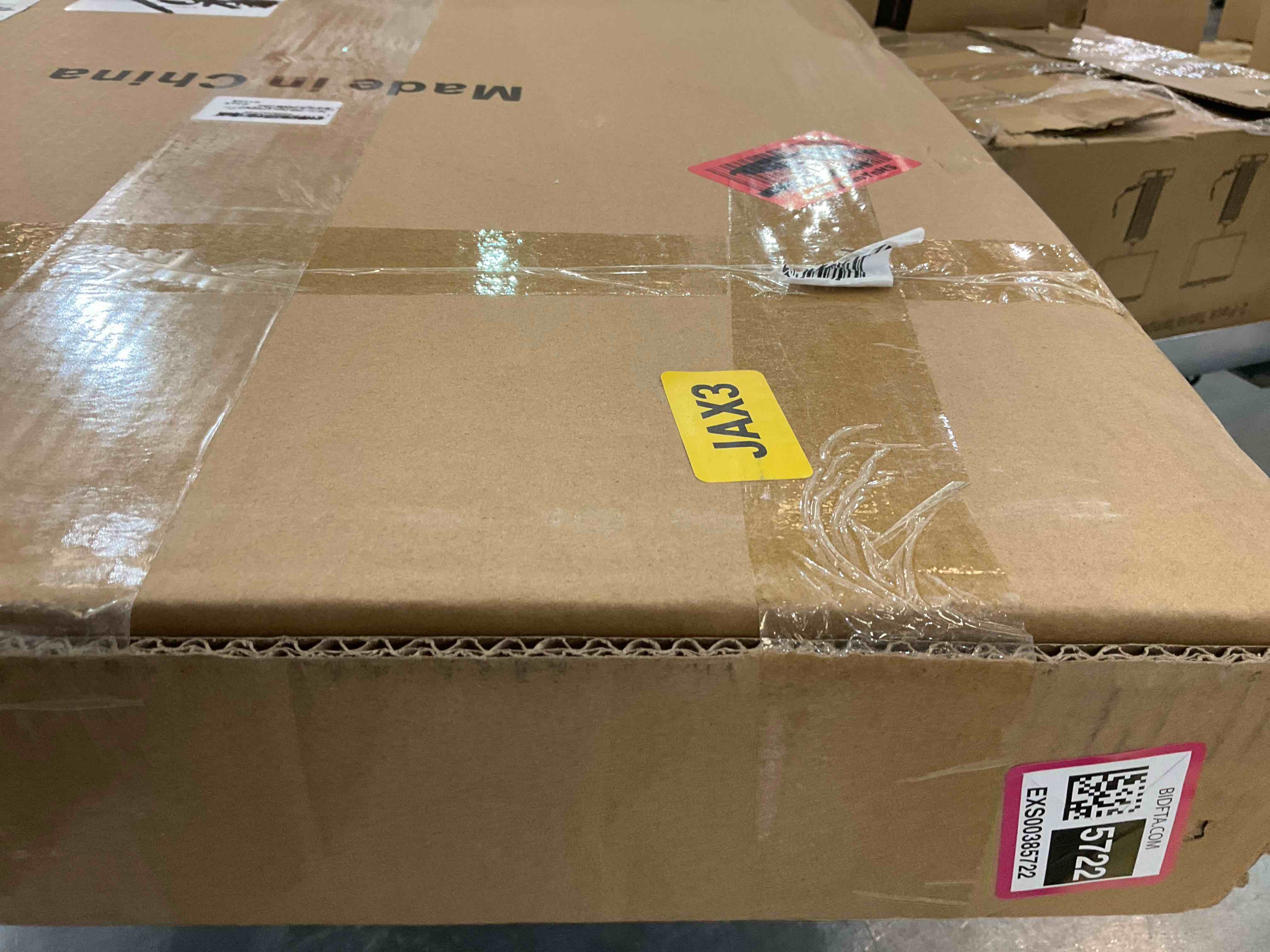 https://s3.amazonaws.com/lotting-images-prod/BargainHunt/EXS00385722_1710948740671.jpeg
