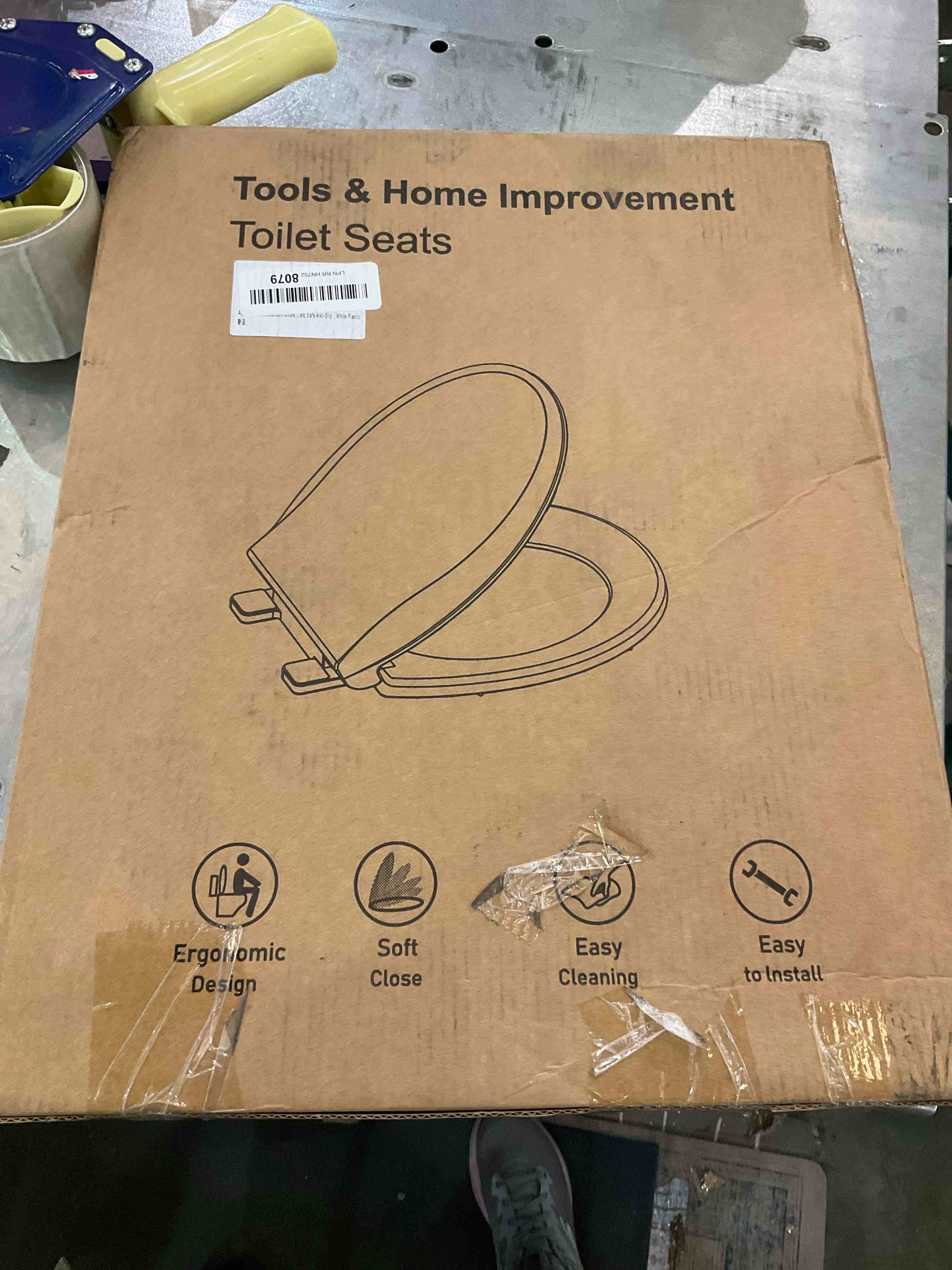 Aünsffer Toilet Seat Soft Close, Round 16.5‘’ Toilet Lid Durable, Easy Clean,Quick Installation, Ergonomic Design, Safe Material PP, 330lb(150KG) Load, Safe Anti-Slip,White Plastic…