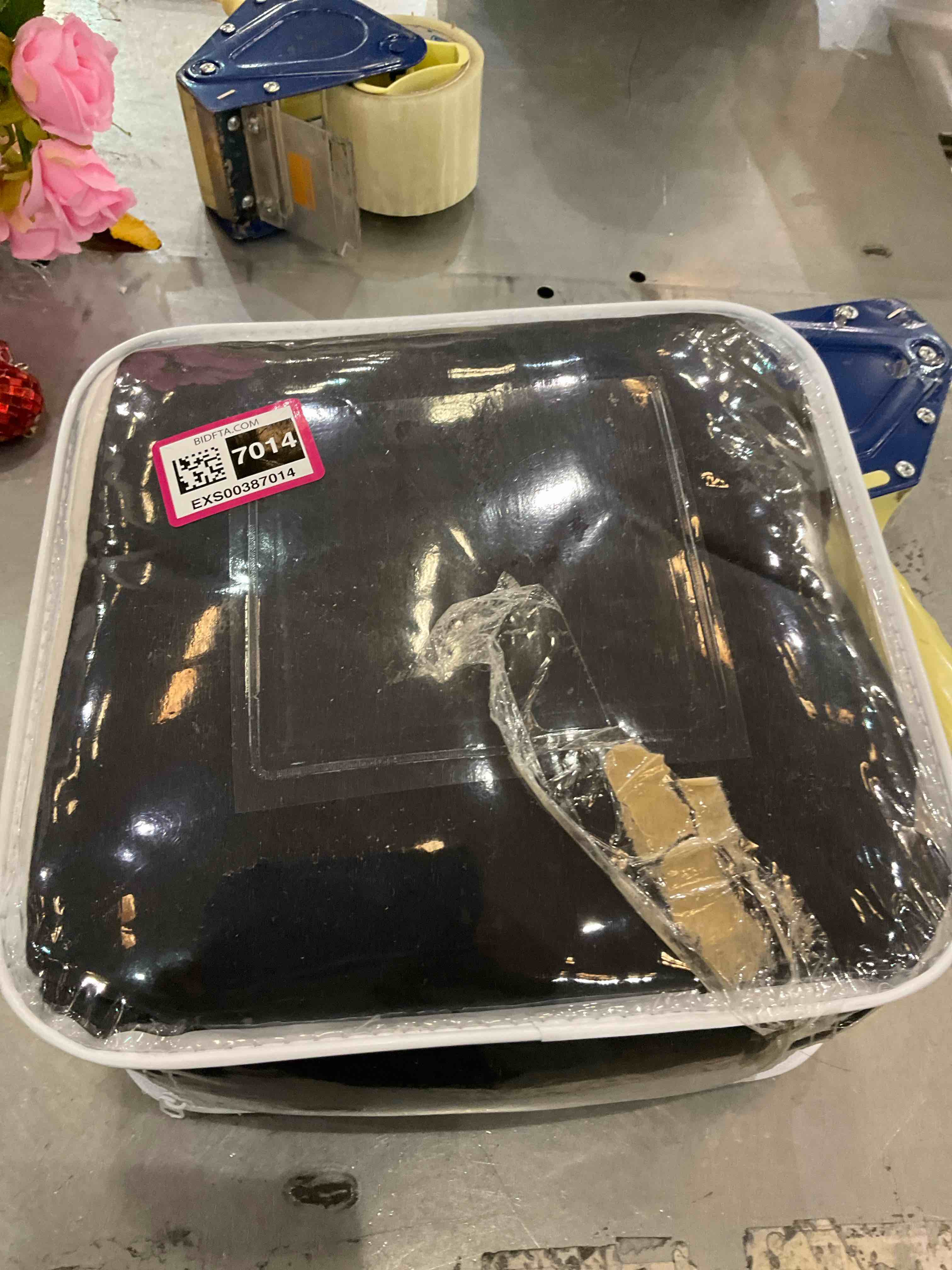 https://s3.amazonaws.com/lotting-images-prod/BargainHunt/EXS00387014_1708963966030.jpeg