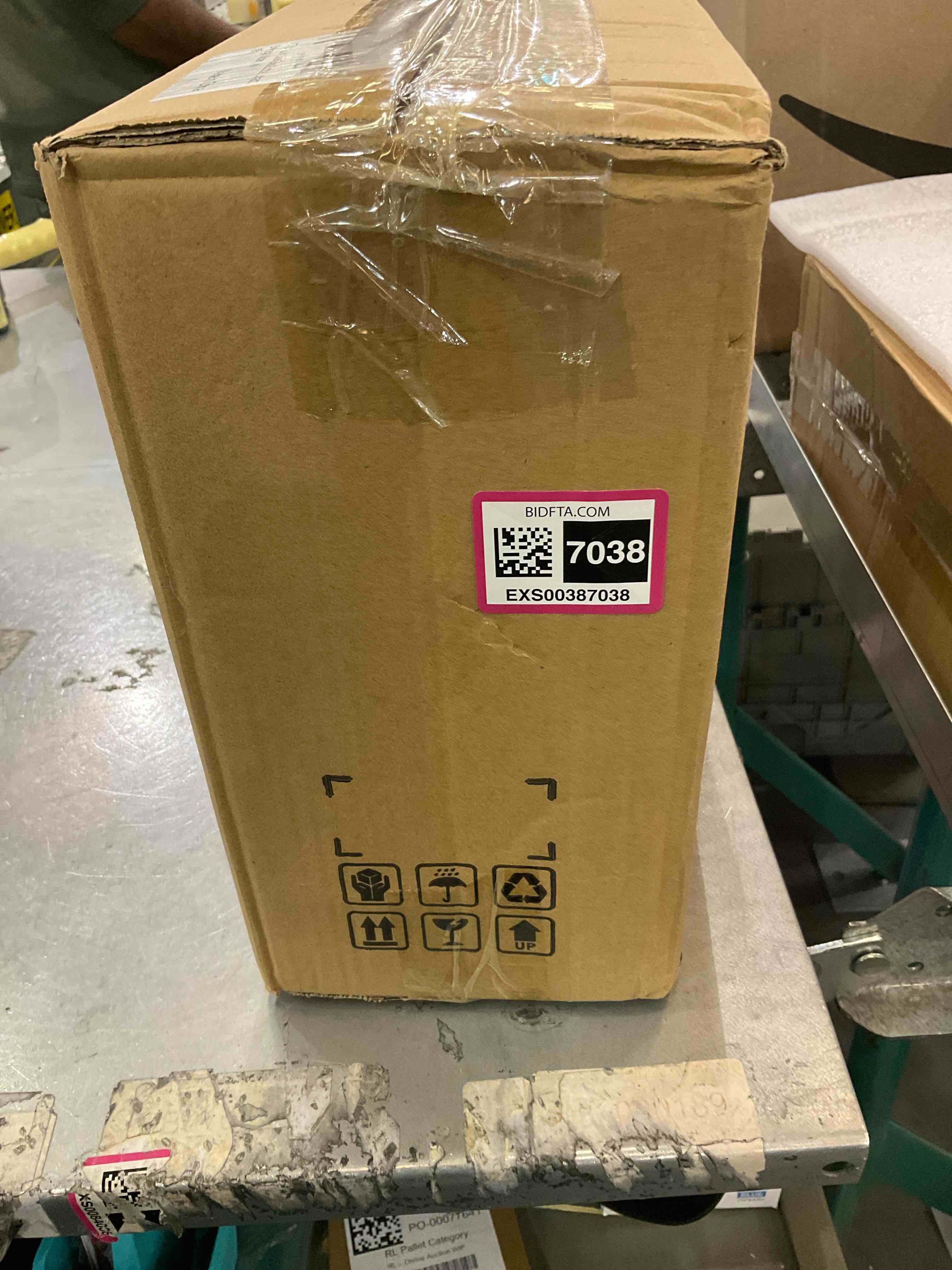 https://s3.amazonaws.com/lotting-images-prod/BargainHunt/EXS00387038_1708970472449.jpeg