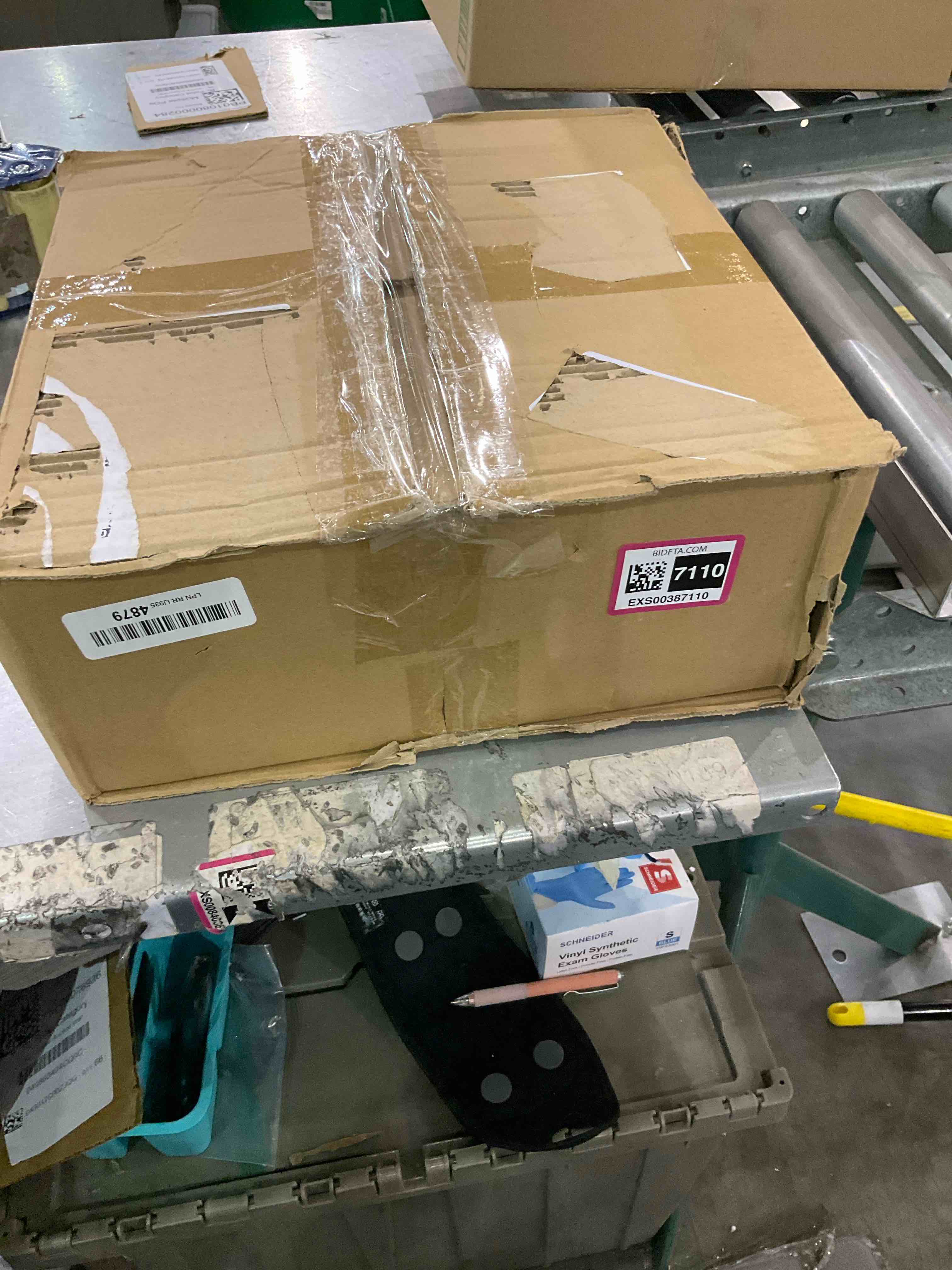 https://s3.amazonaws.com/lotting-images-prod/BargainHunt/EXS00387110_1709041769636.jpeg