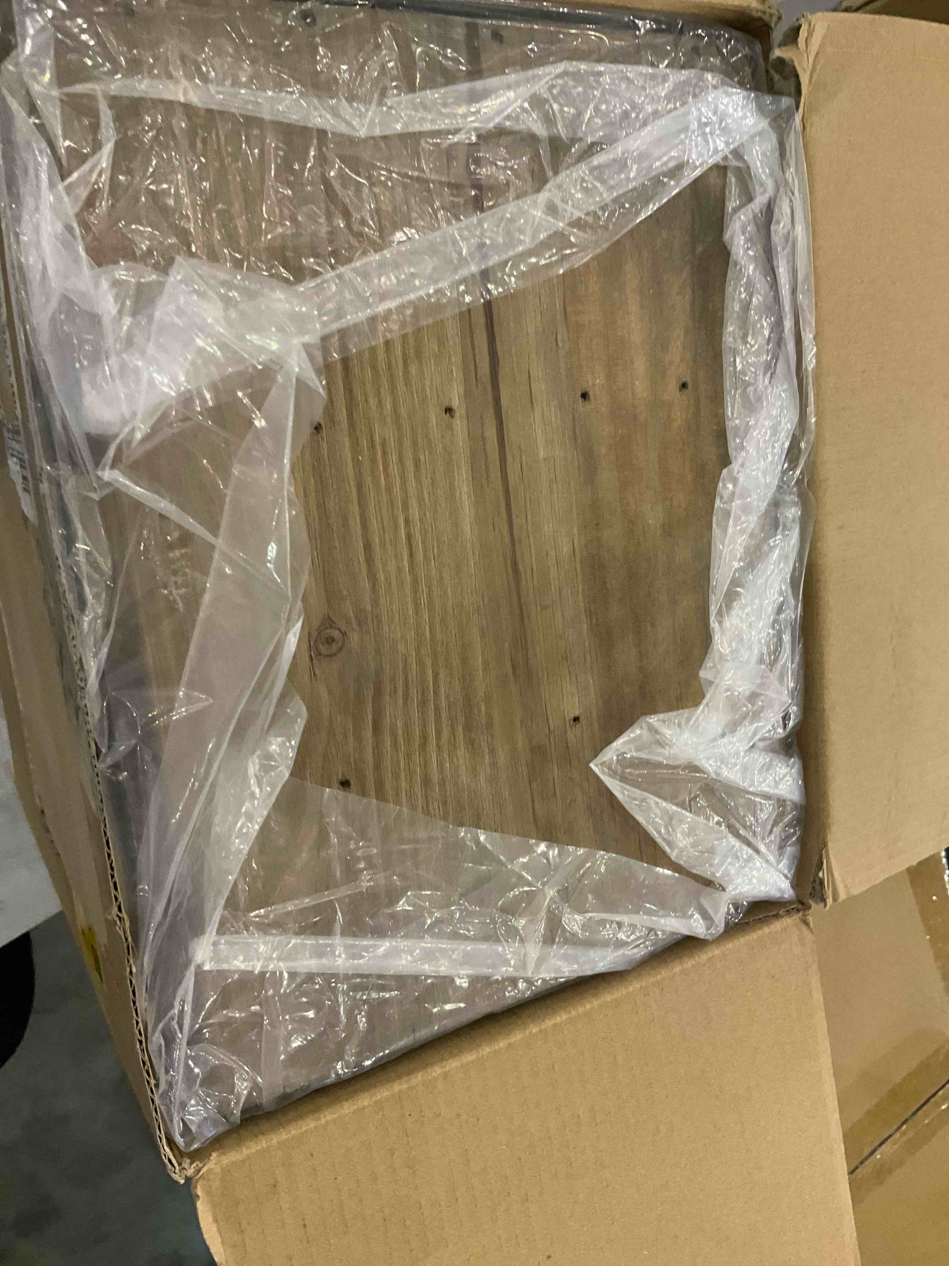 https://s3.amazonaws.com/lotting-images-prod/BargainHunt/EXS00387142_1709058598294.jpeg