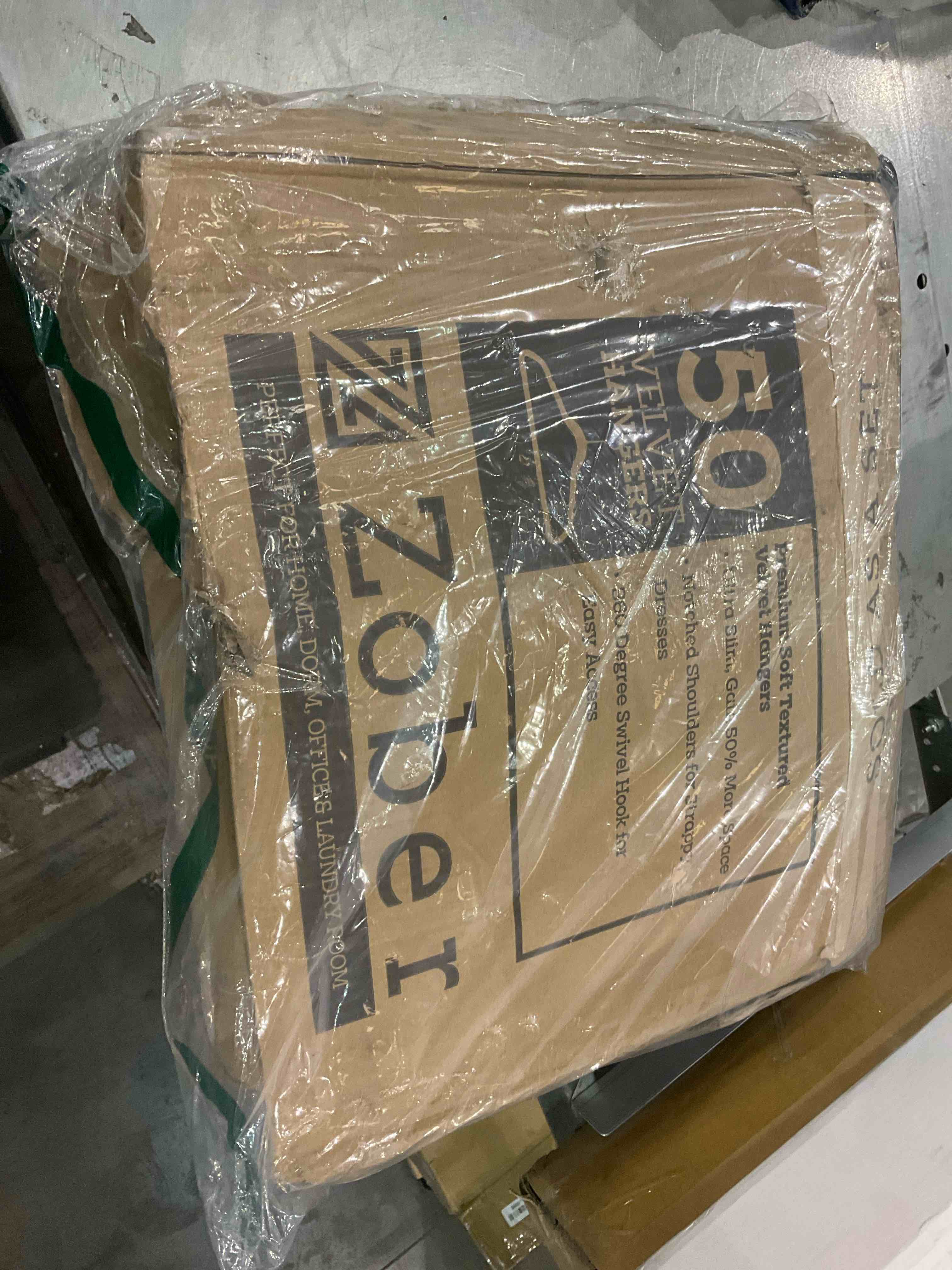 https://s3.amazonaws.com/lotting-images-prod/BargainHunt/EXS00387490_1709323514490.jpeg