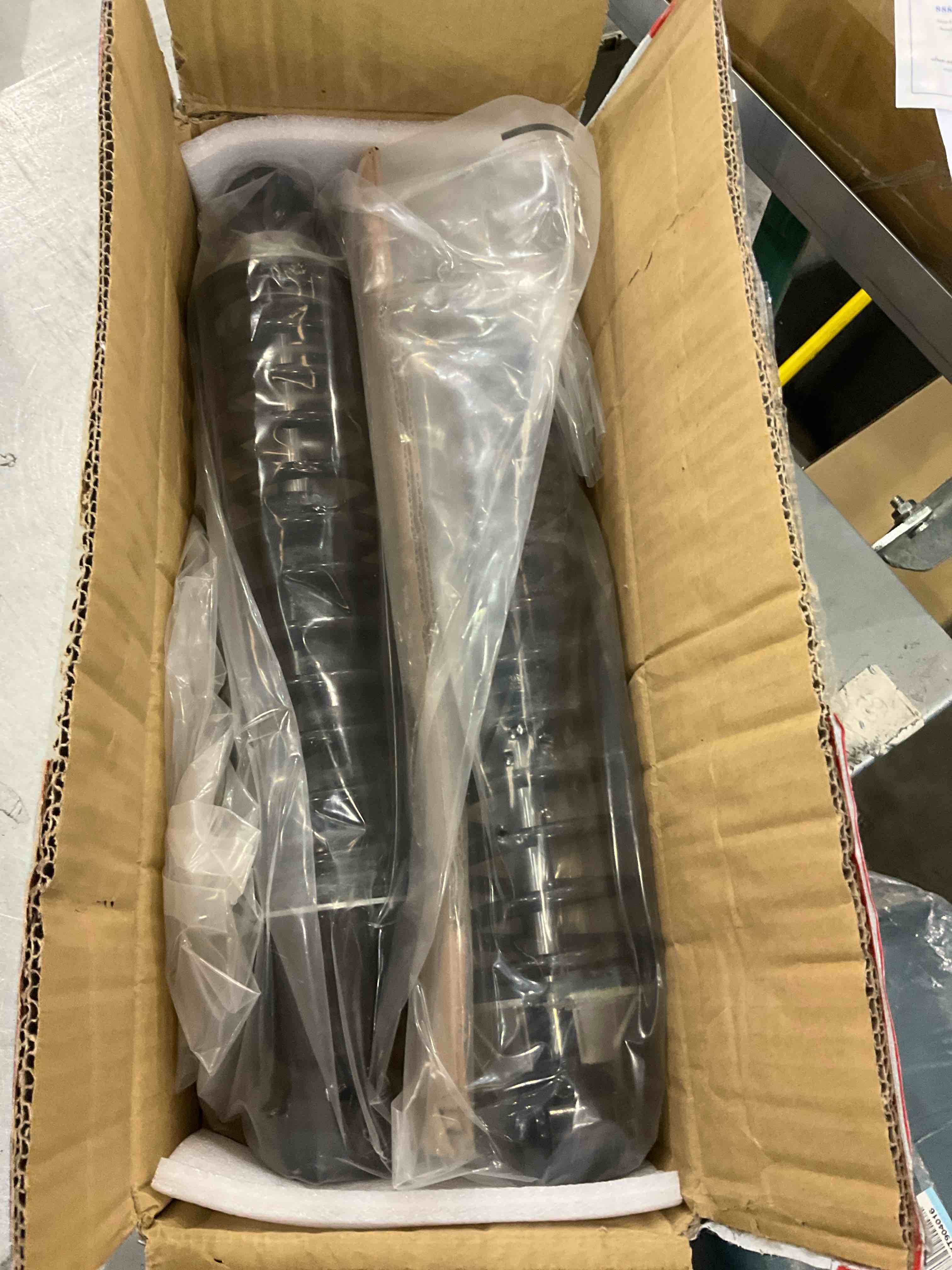 https://s3.amazonaws.com/lotting-images-prod/BargainHunt/EXS00387493_1709324106470.jpeg