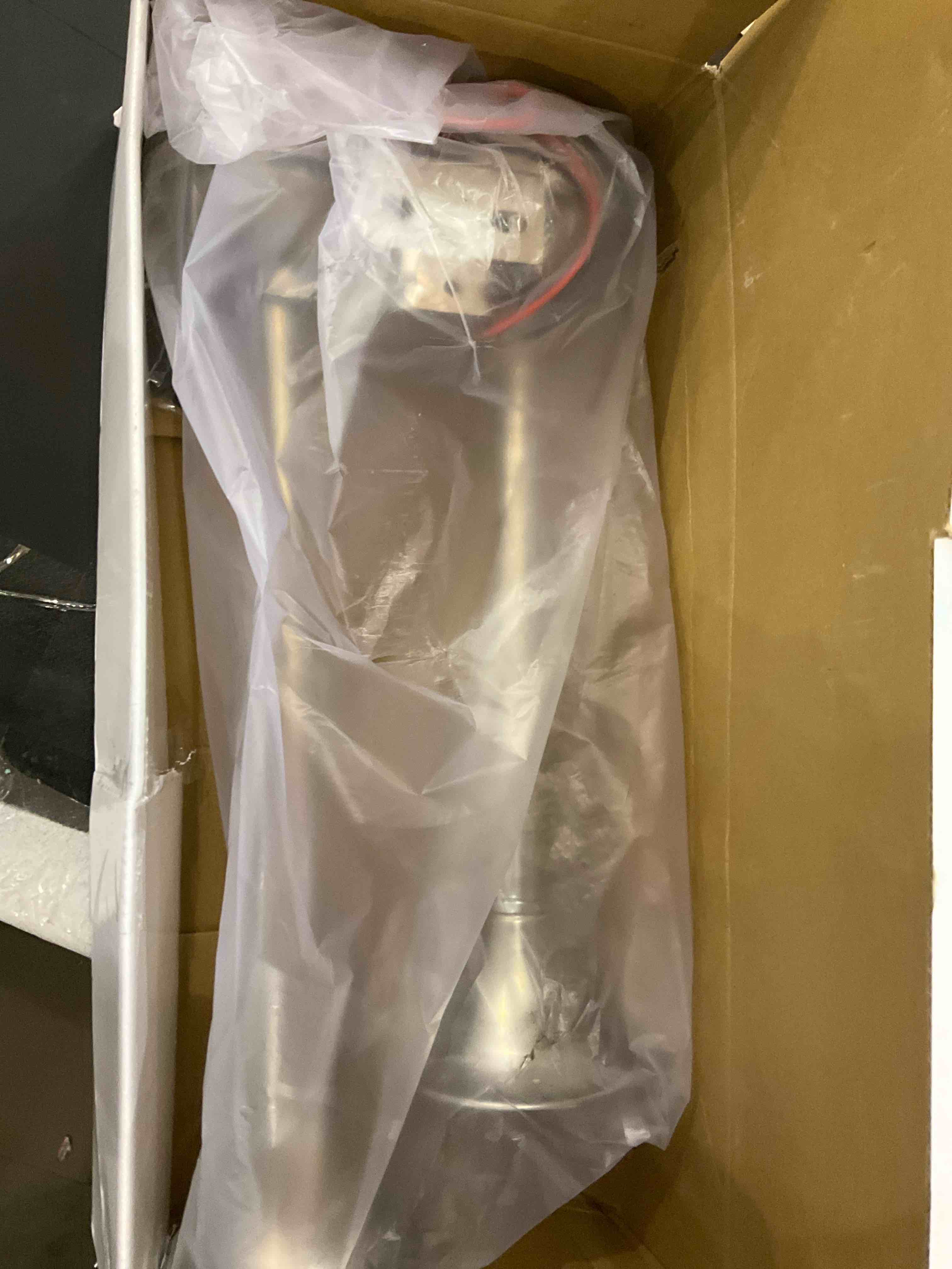 https://s3.amazonaws.com/lotting-images-prod/BargainHunt/EXS00387525_1715192906492.jpeg