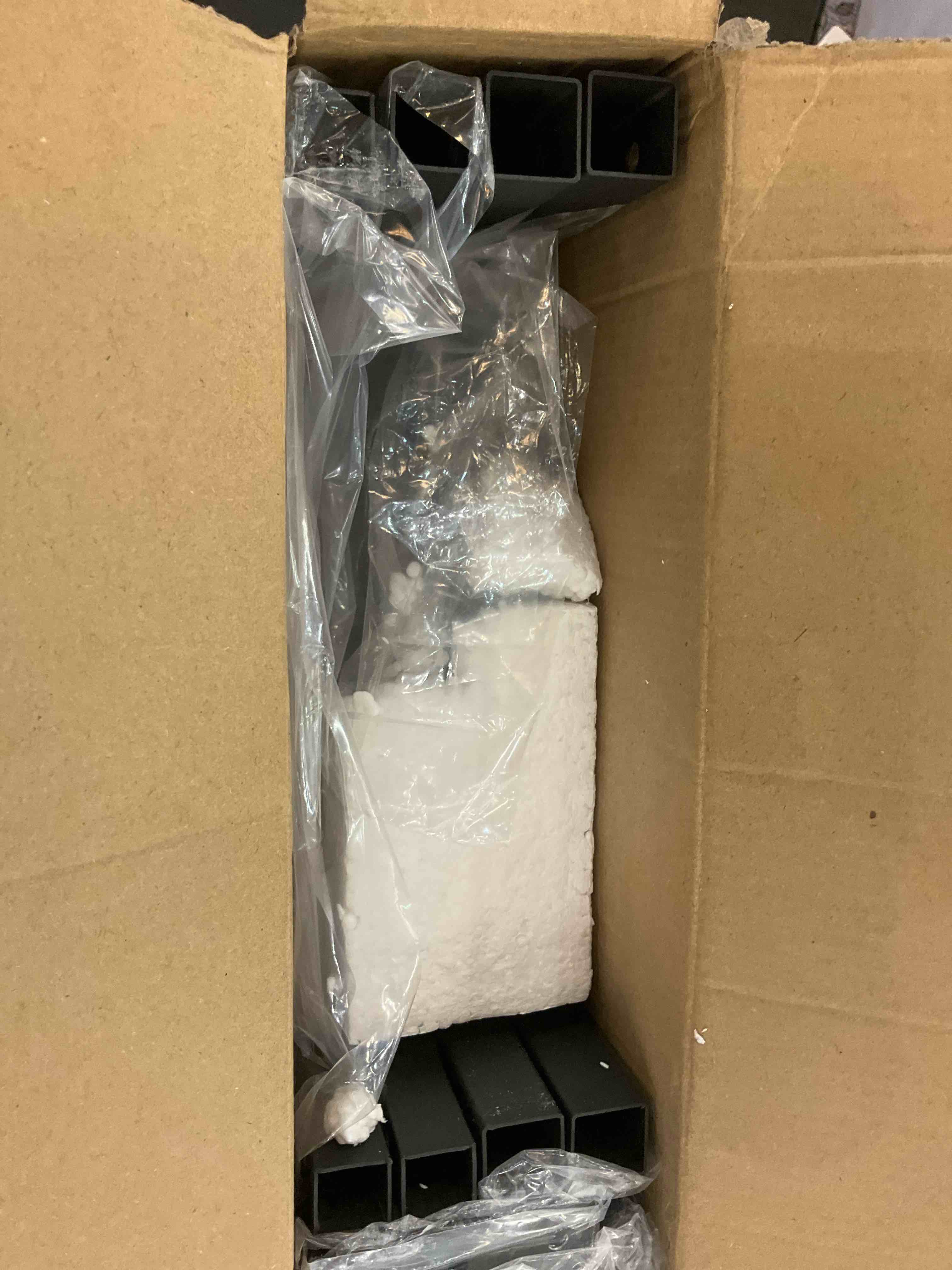 https://s3.amazonaws.com/lotting-images-prod/BargainHunt/EXS00387528_1715193109790.jpeg