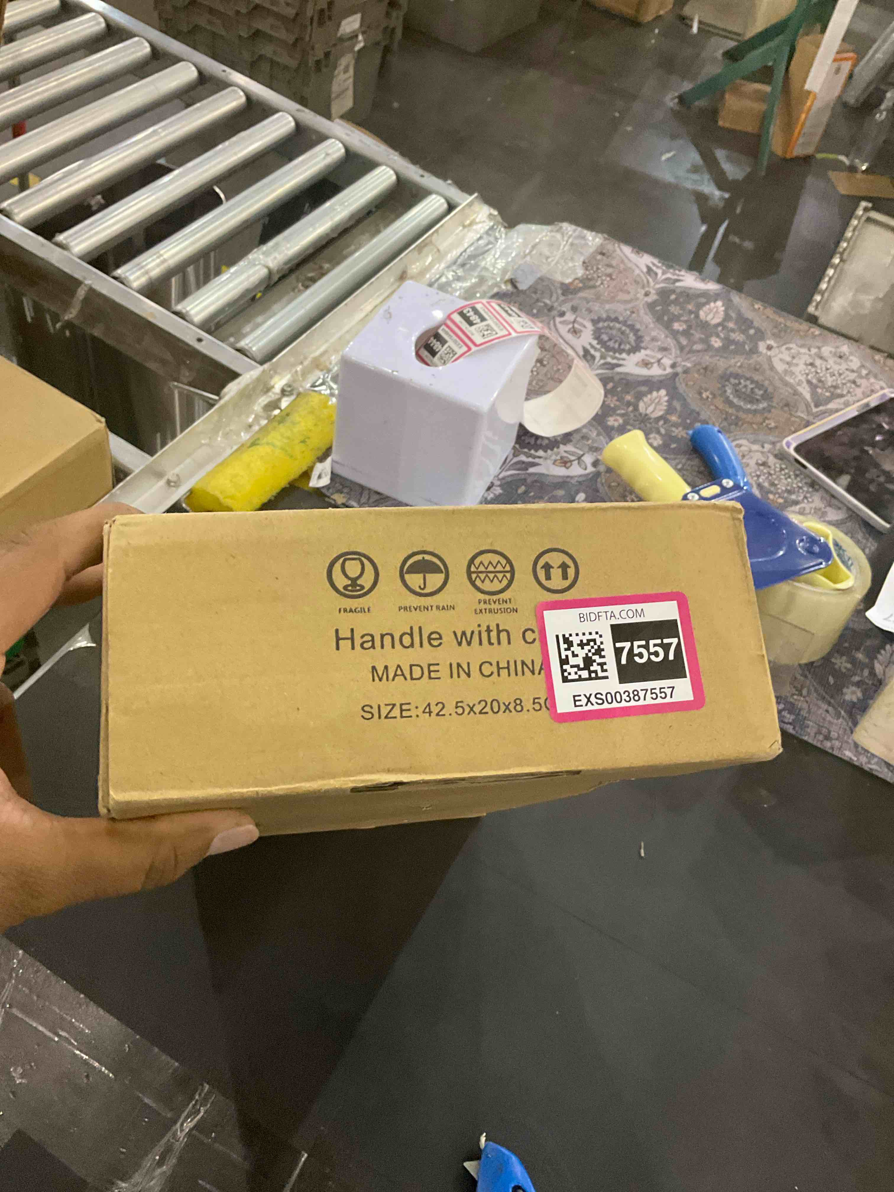 https://s3.amazonaws.com/lotting-images-prod/BargainHunt/EXS00387557_1715254794471.jpeg