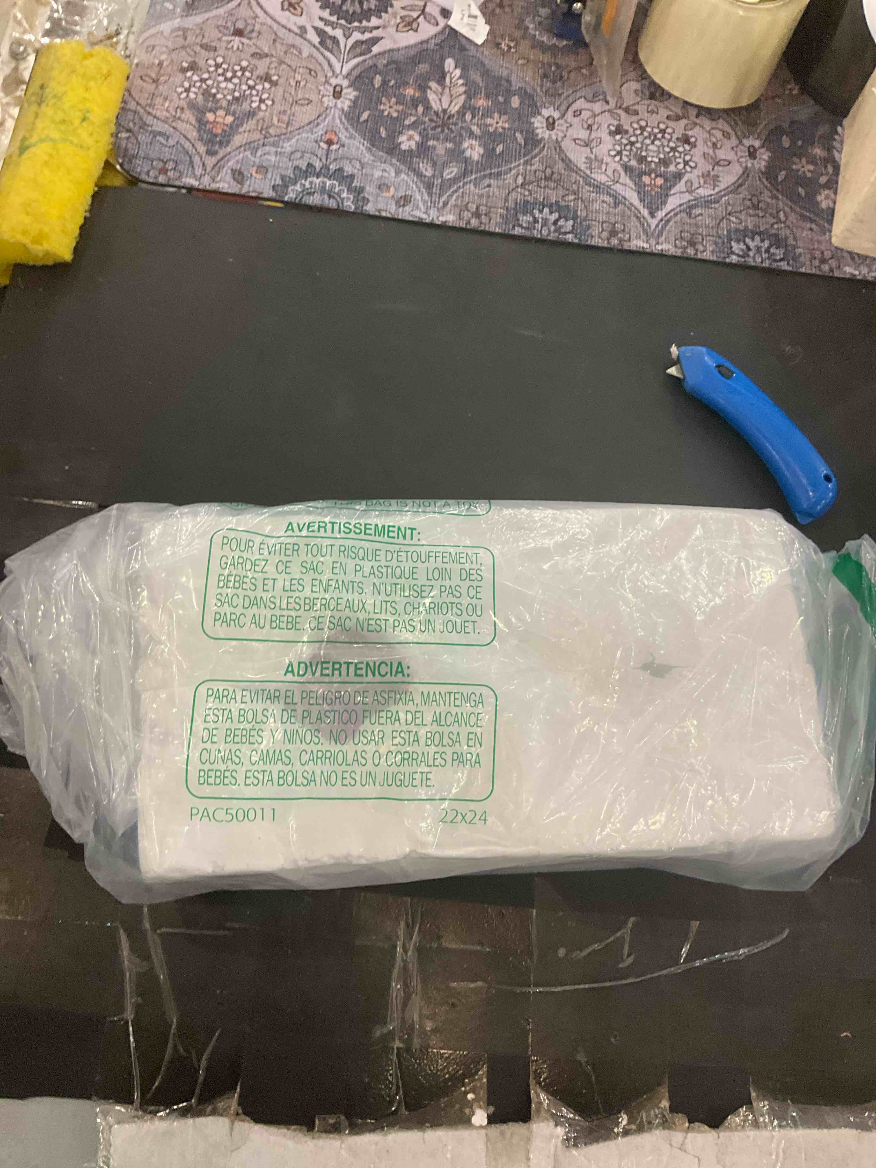 Kingbuy Wall Hanging Glass Planters Oblate Globe Propagation Station Wall-Mounted Flower Vases Perfect for Air Plant Terrariums Home Decor, 4 Pack