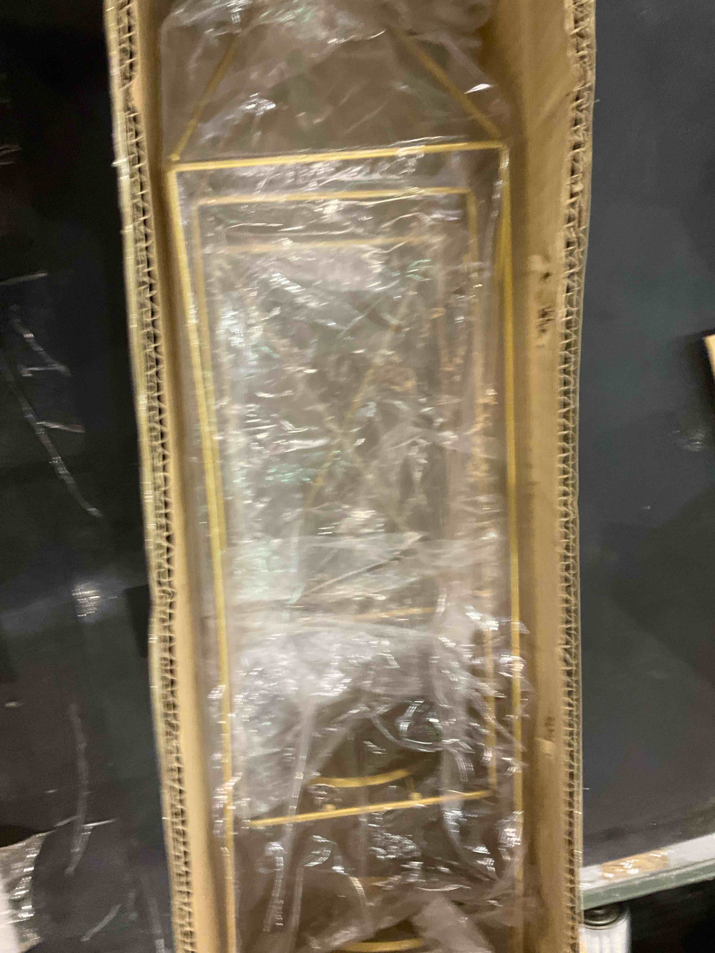 https://s3.amazonaws.com/lotting-images-prod/BargainHunt/EXS00387698_1715355092604.jpeg