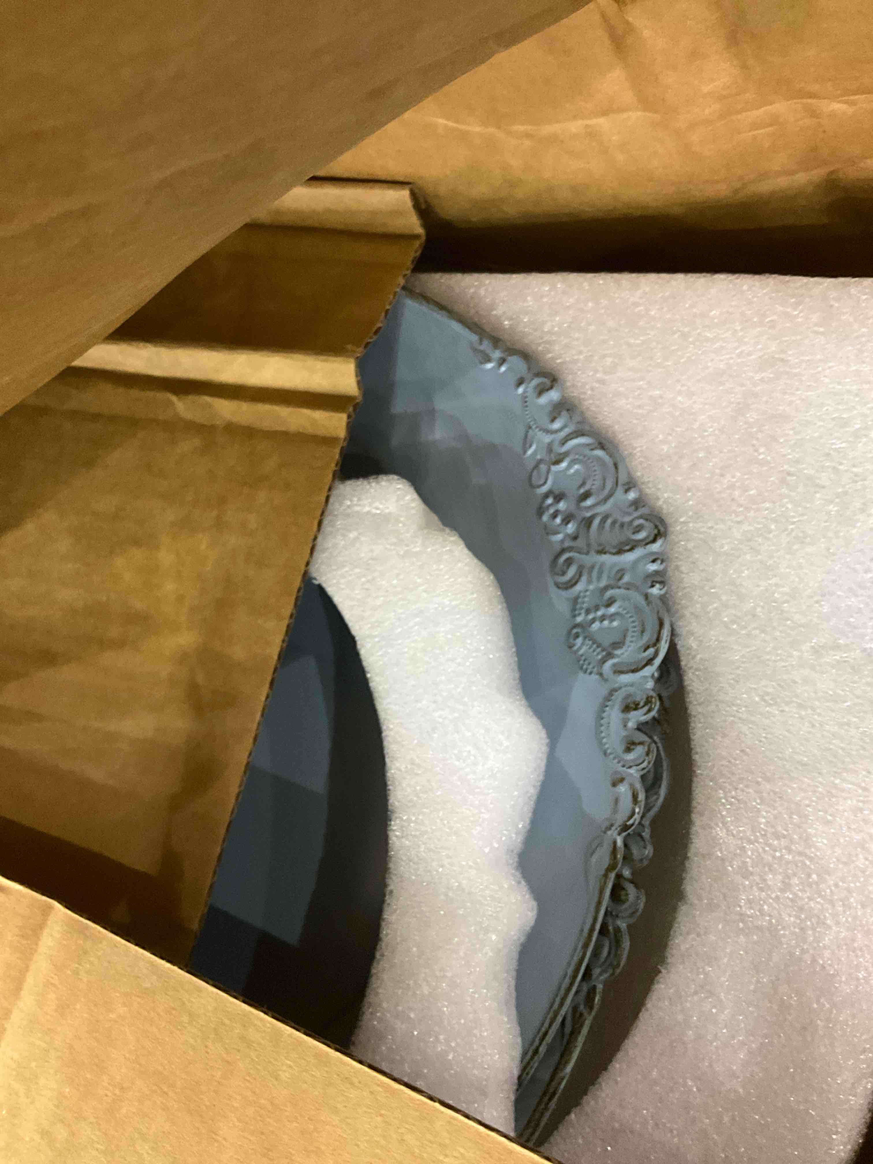 https://s3.amazonaws.com/lotting-images-prod/BargainHunt/EXS00387792_1715601778897.jpeg