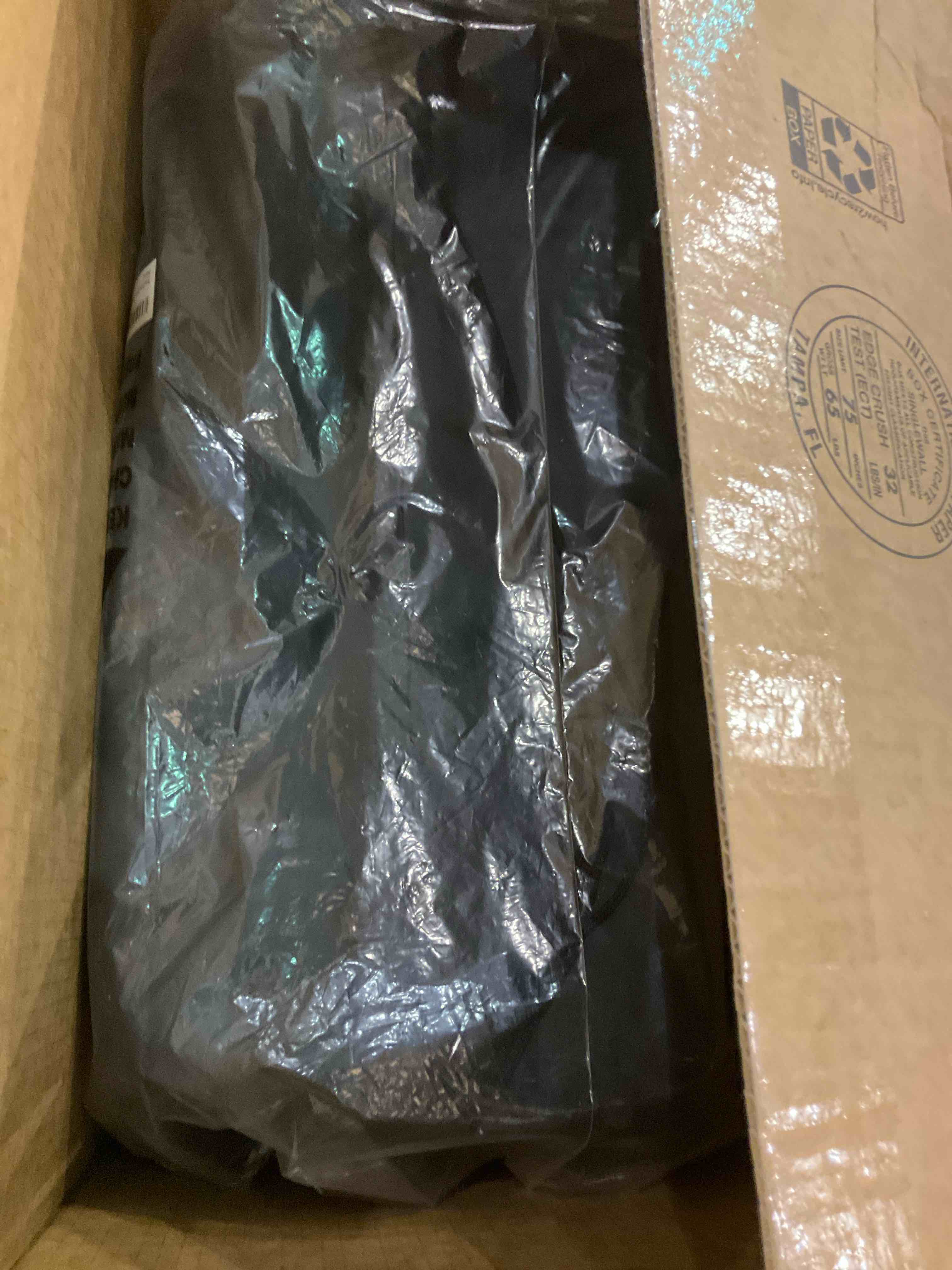 https://s3.amazonaws.com/lotting-images-prod/BargainHunt/EXS00387819_1715948522223.jpeg