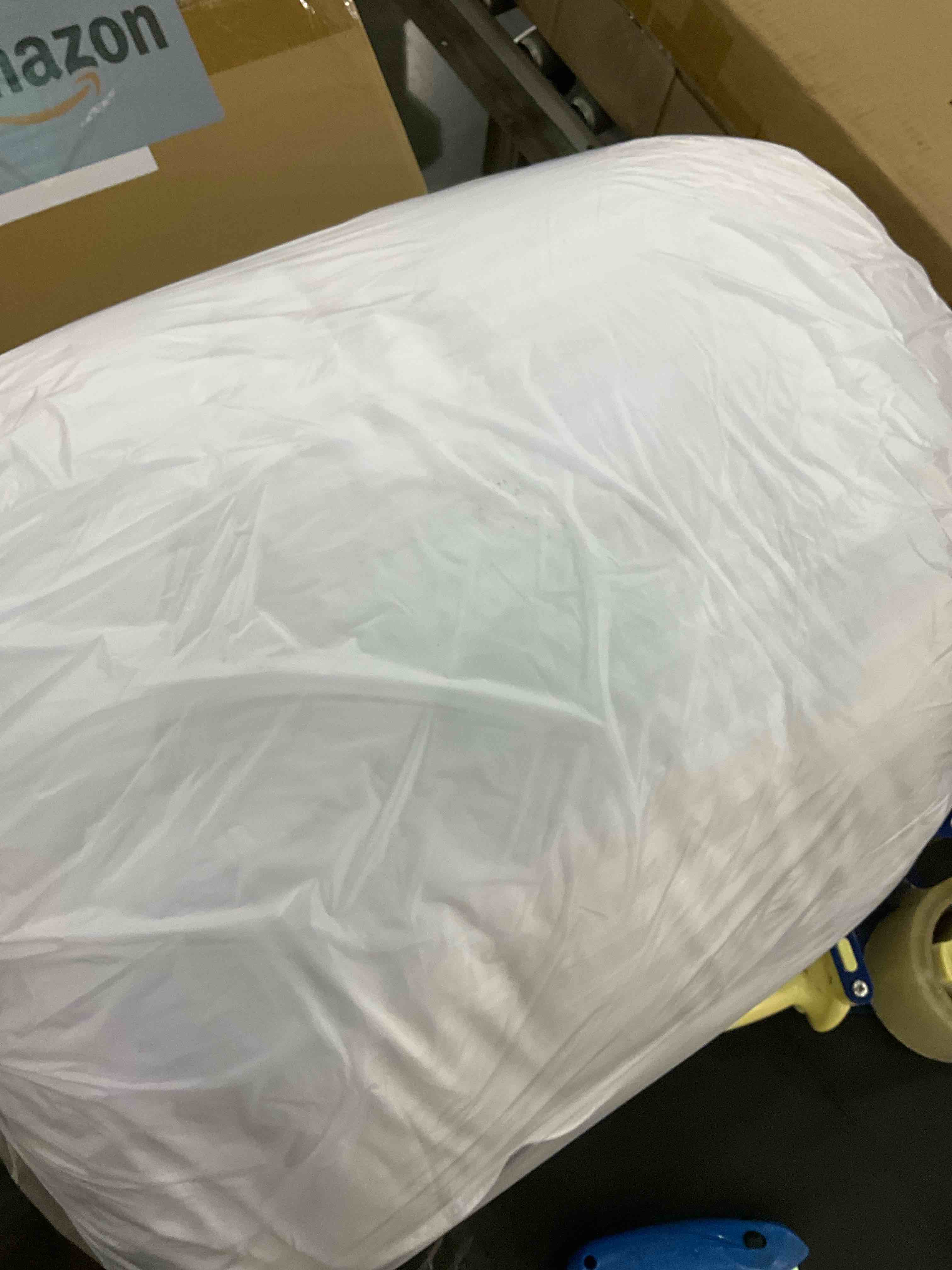 https://s3.amazonaws.com/lotting-images-prod/BargainHunt/EXS00387824_1715948949212.jpeg