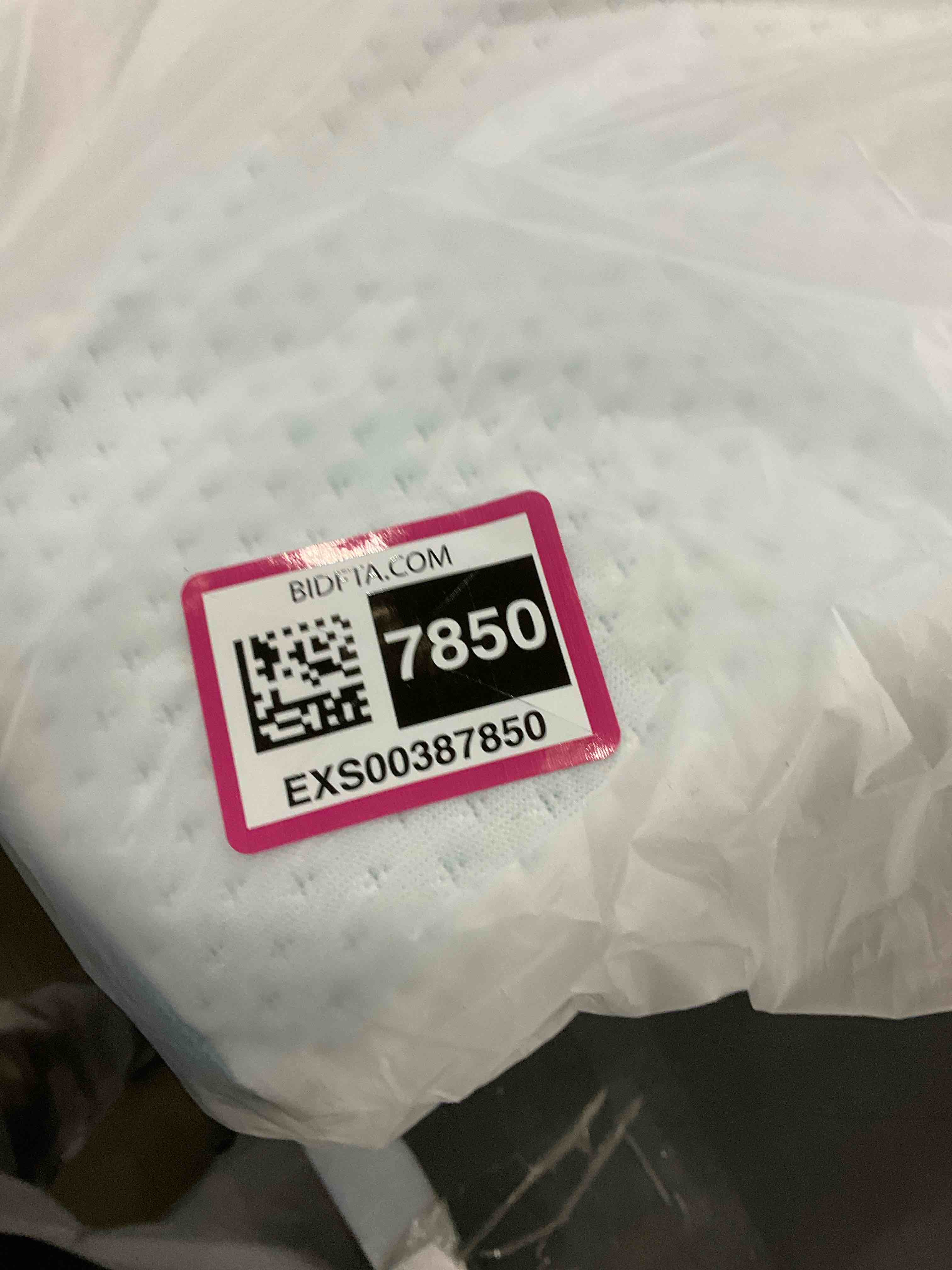 https://s3.amazonaws.com/lotting-images-prod/BargainHunt/EXS00387850_1715952590879.jpeg