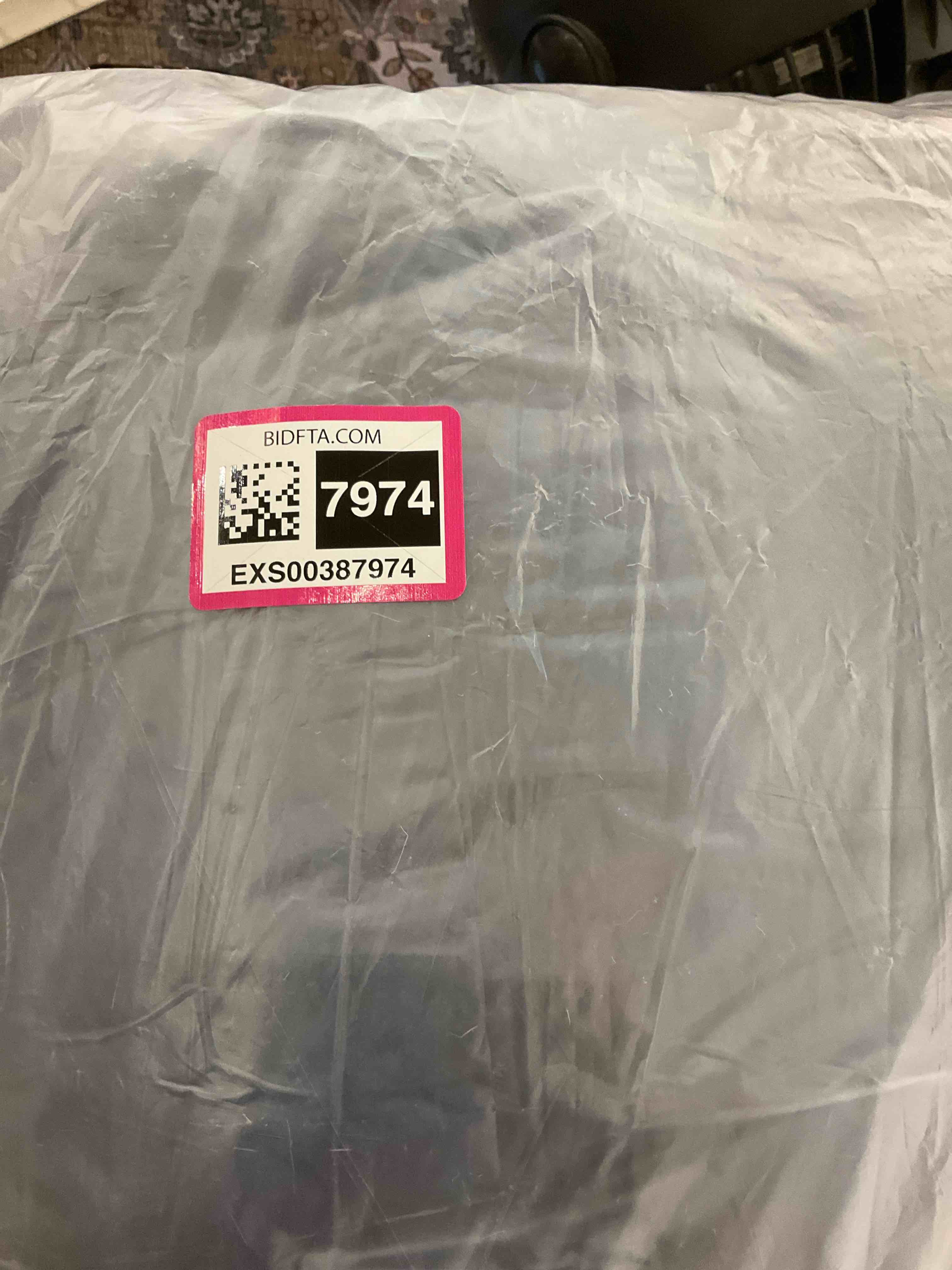 https://s3.amazonaws.com/lotting-images-prod/BargainHunt/EXS00387974_1716218920294.jpeg