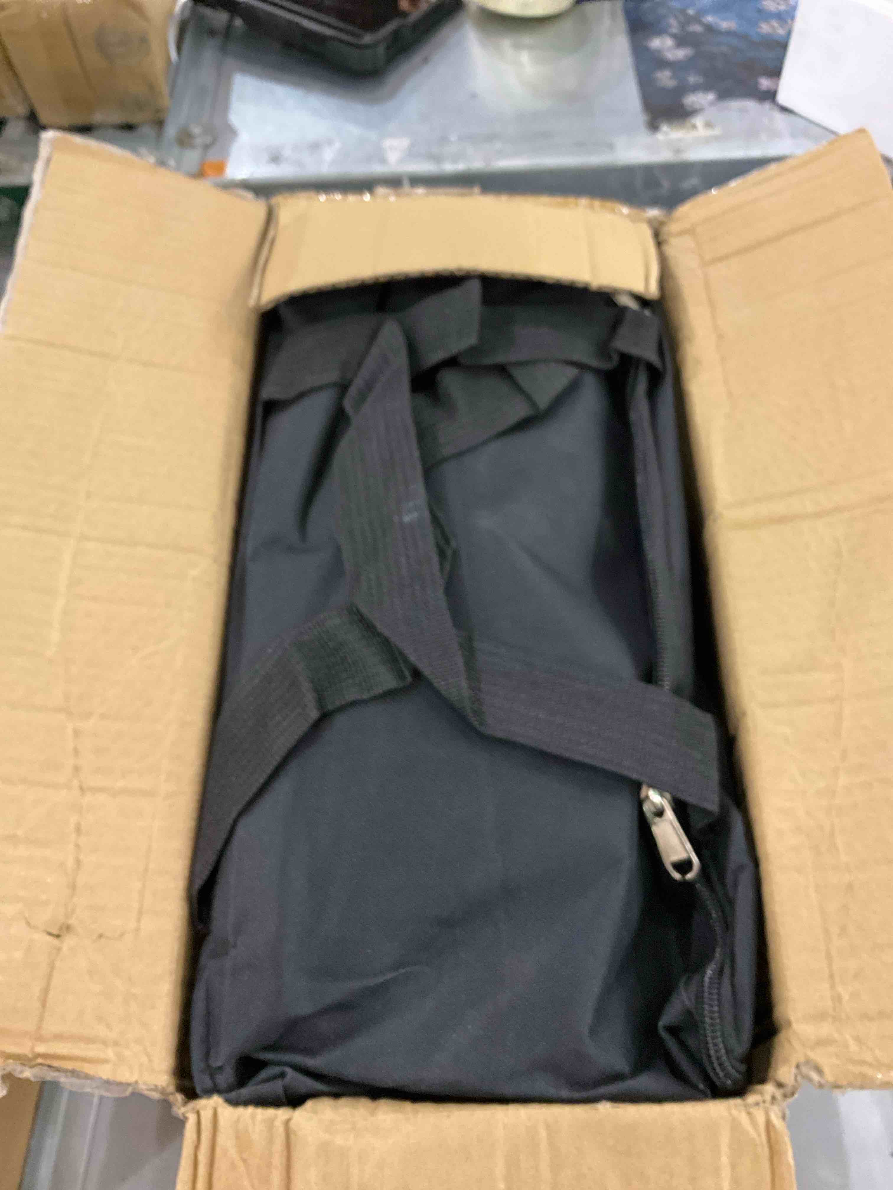 https://s3.amazonaws.com/lotting-images-prod/BargainHunt/EXS00388061_1715604247257.jpeg