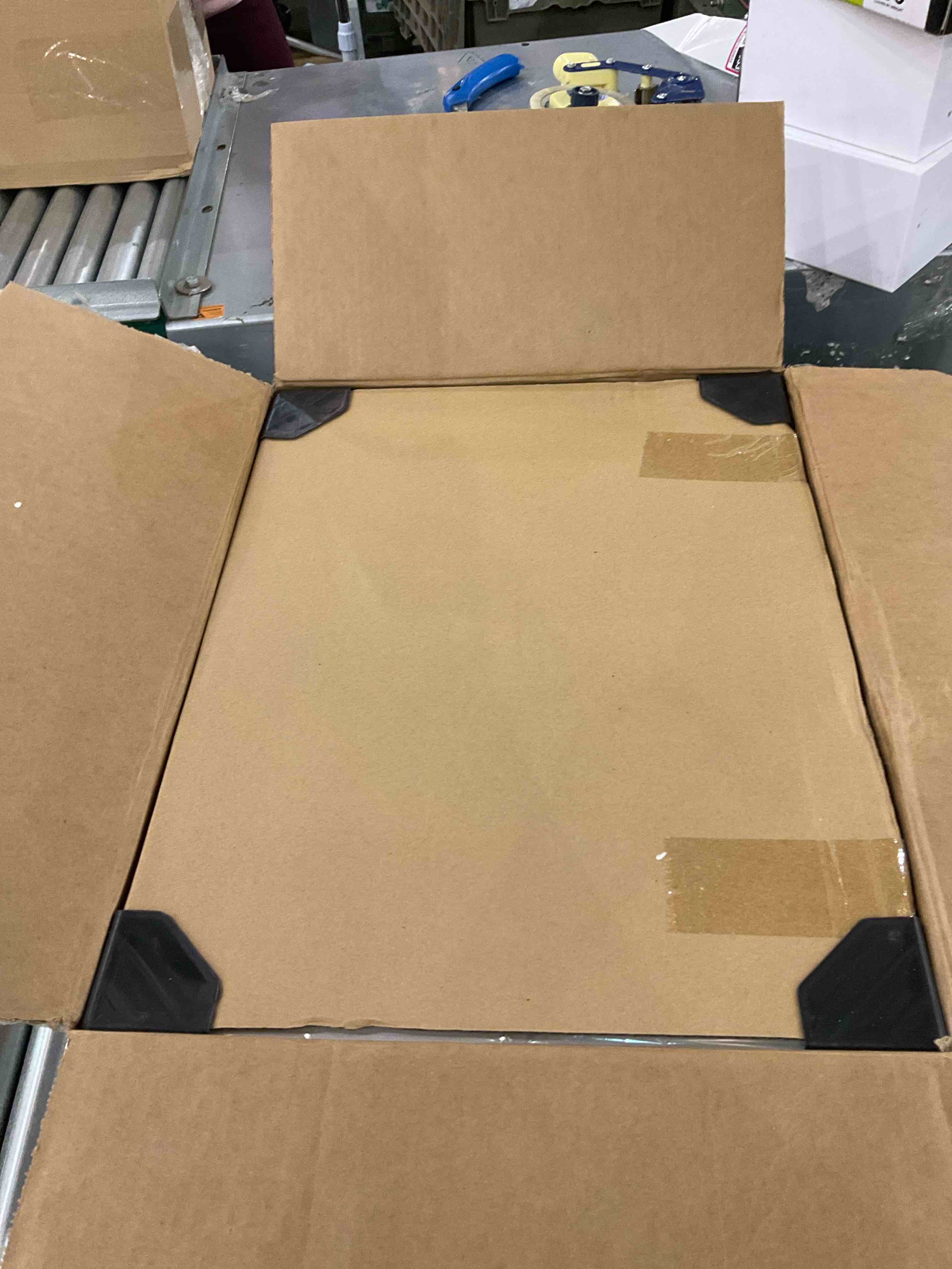 https://s3.amazonaws.com/lotting-images-prod/BargainHunt/EXS00388083_1715607504023.jpeg